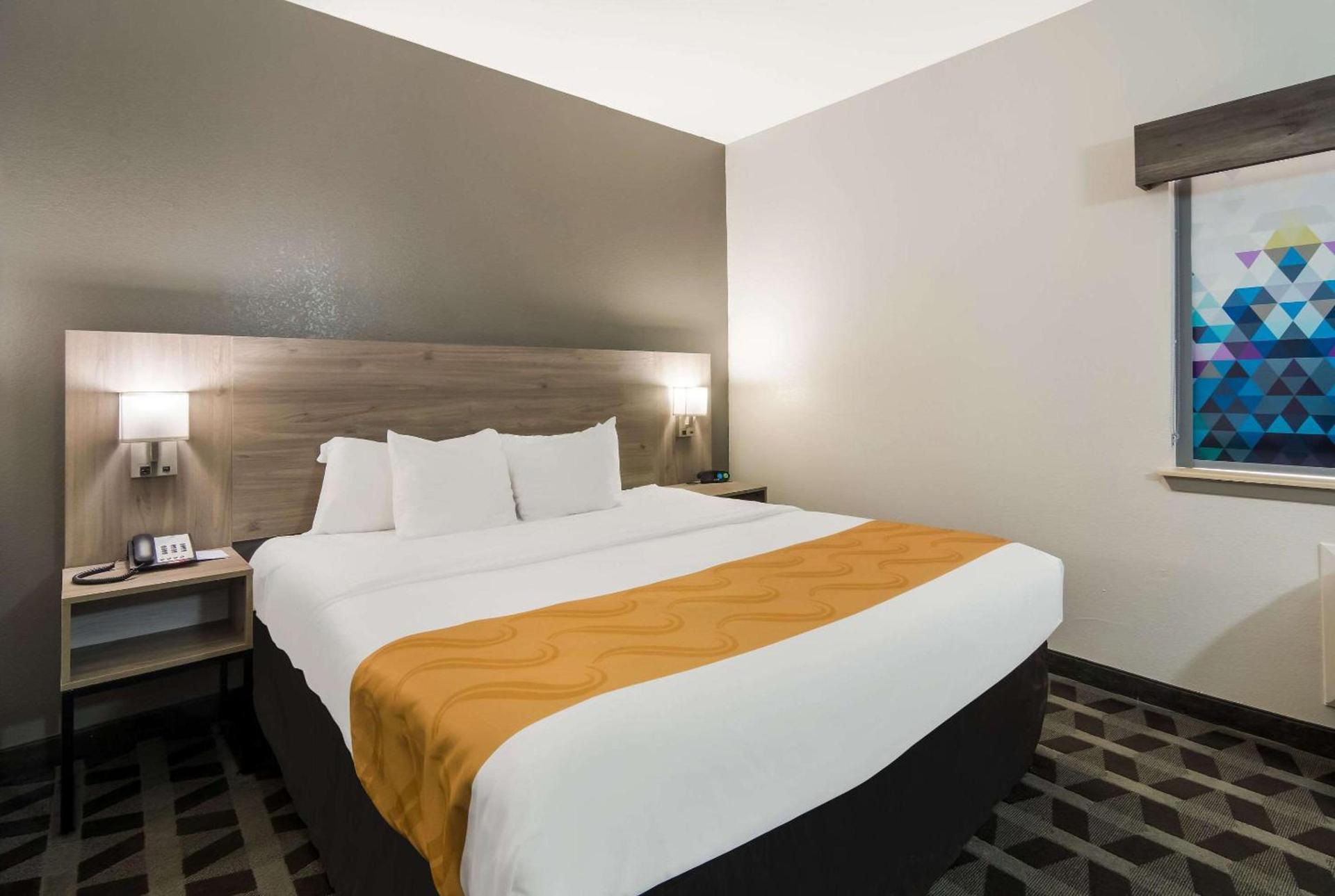 Quality Inn & Suites Waco North photo 4