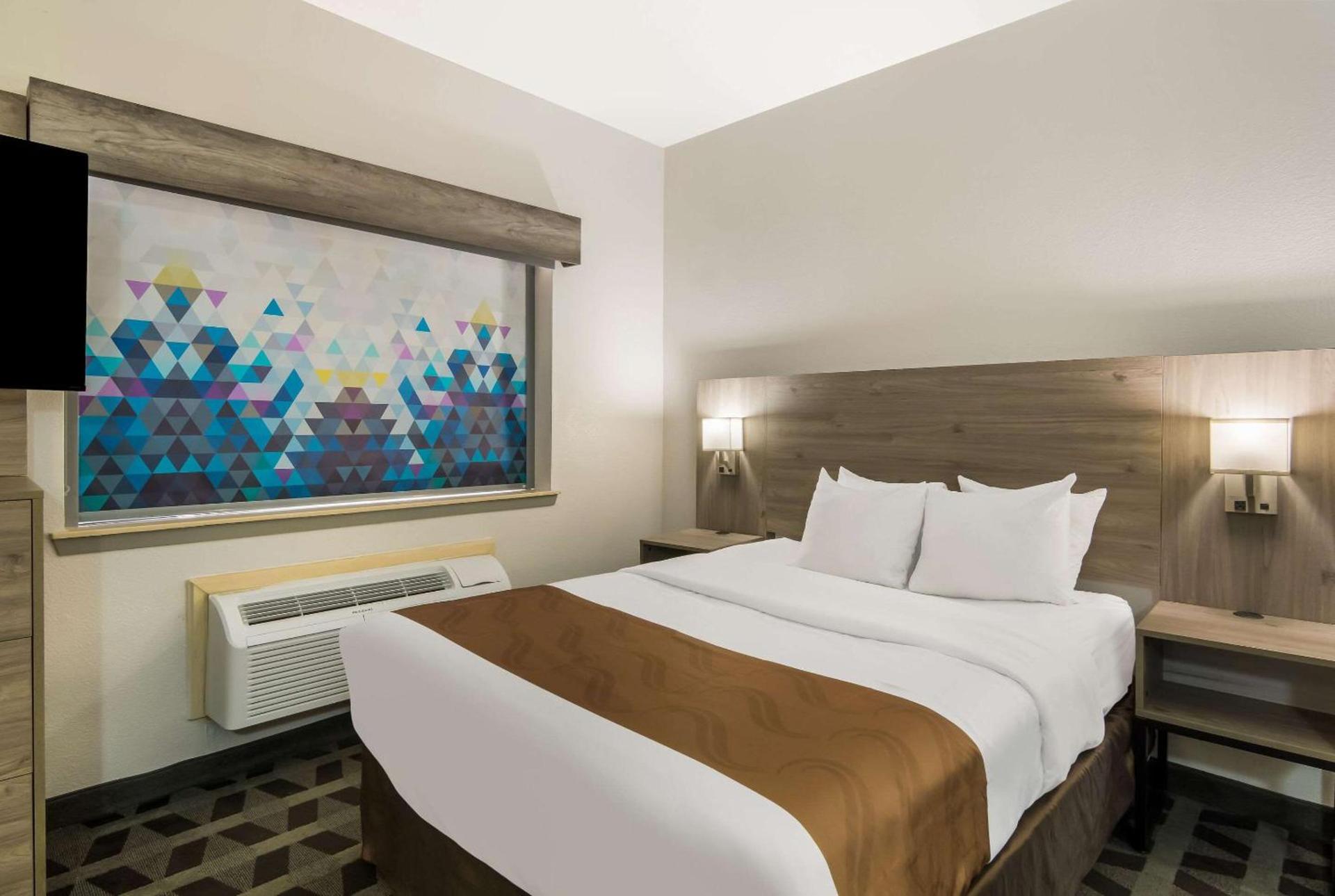 Quality Inn & Suites Waco North photo 13