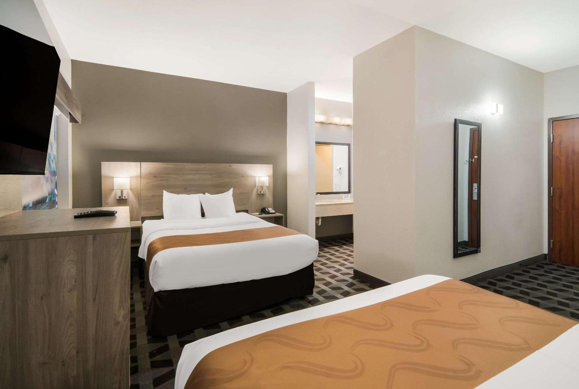 Quality Inn & Suites Waco North photo 19