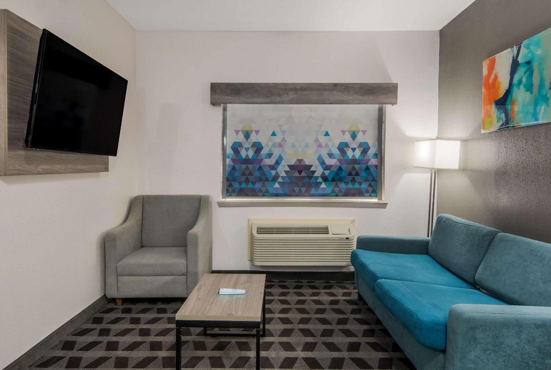 Quality Inn & Suites Waco North photo 32