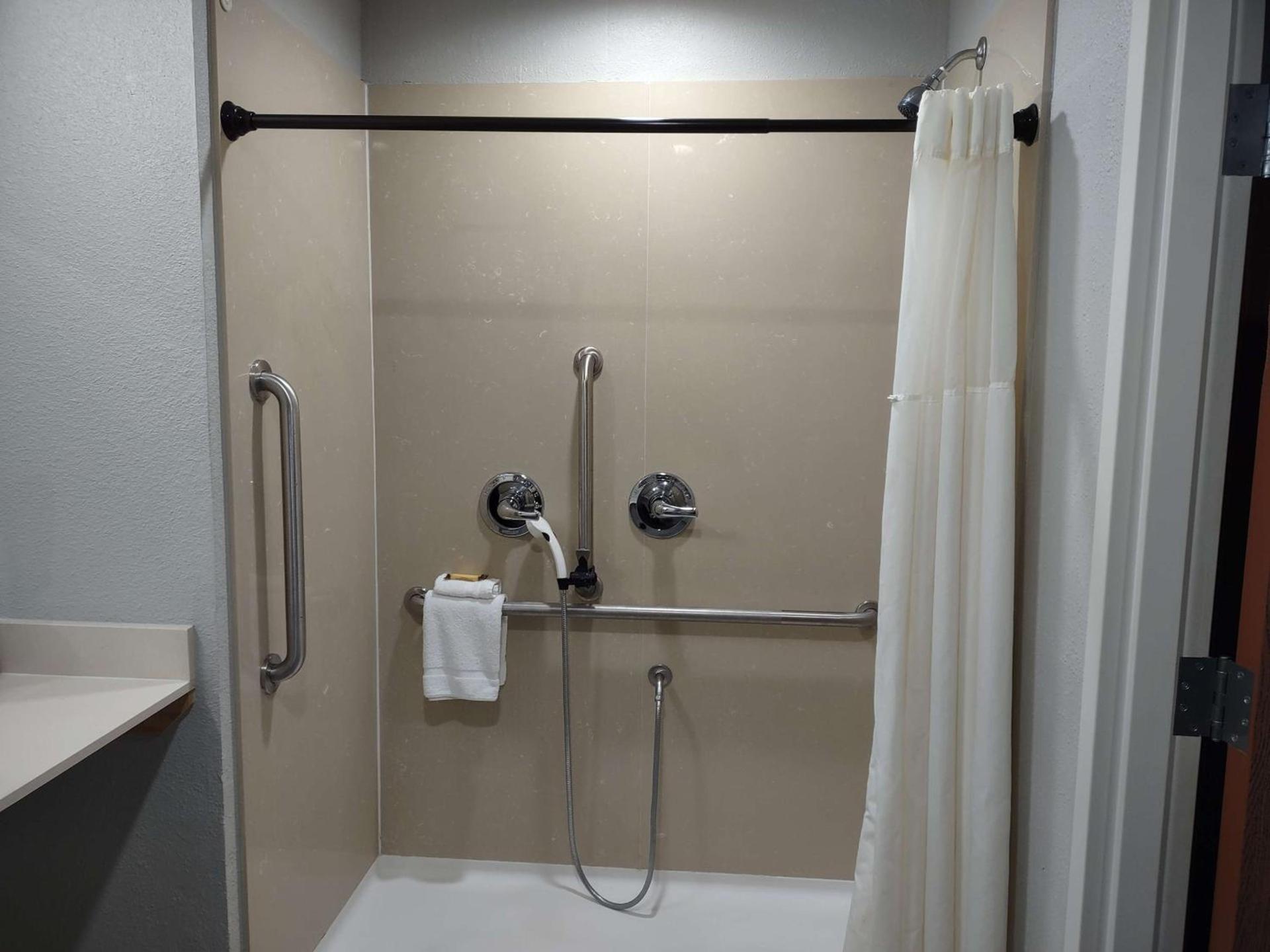 Best Western Plus Pauls Valley photo 23