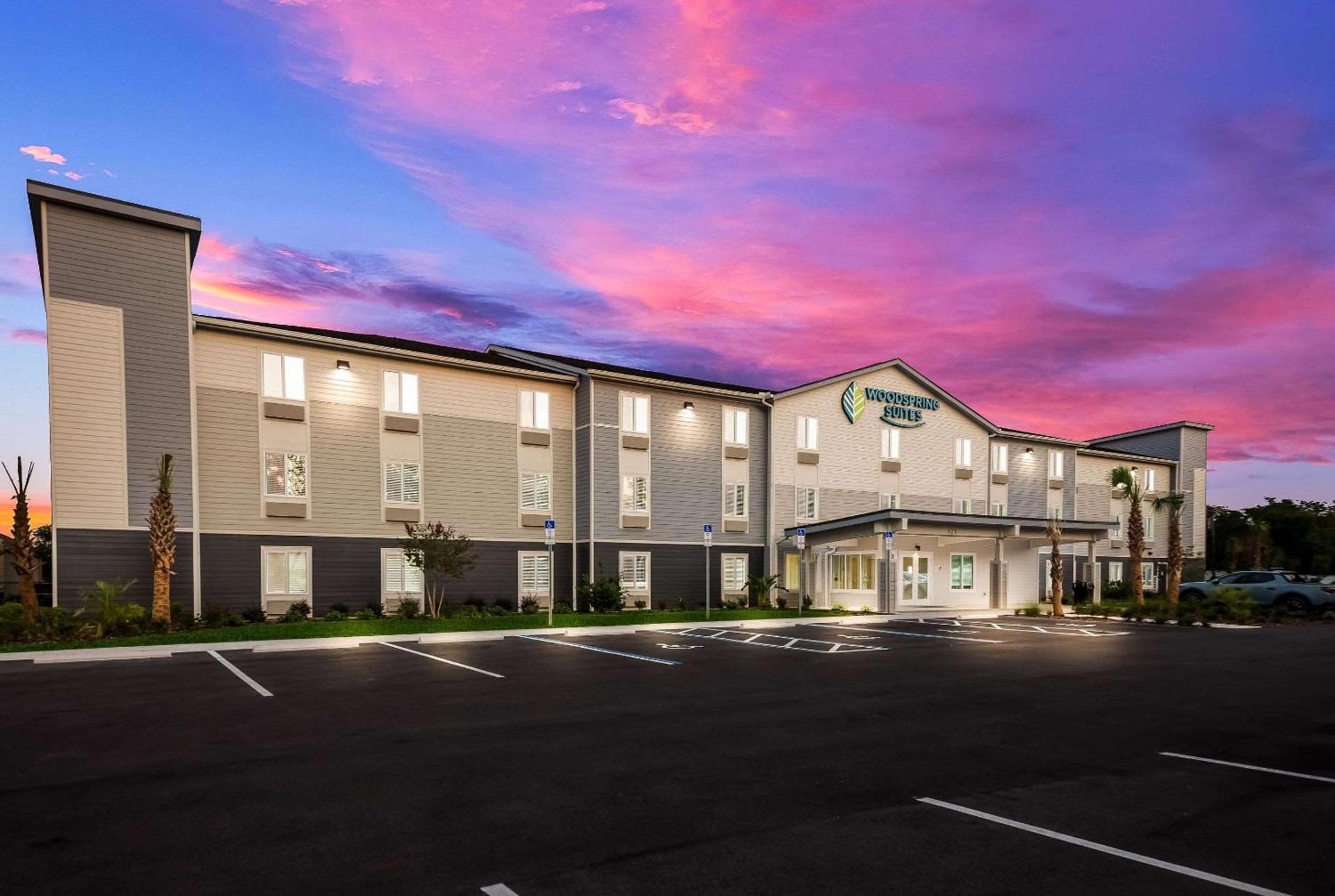 WoodSpring Suites Inverness photo 3