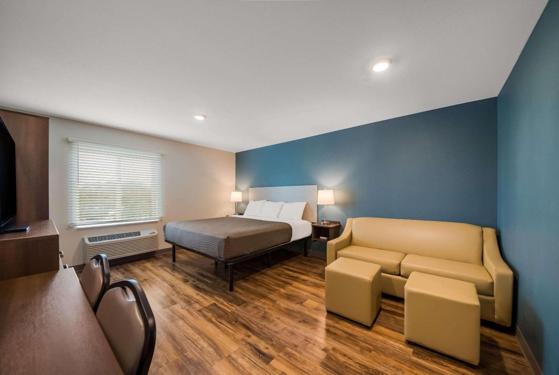 WoodSpring Suites Inverness photo 15
