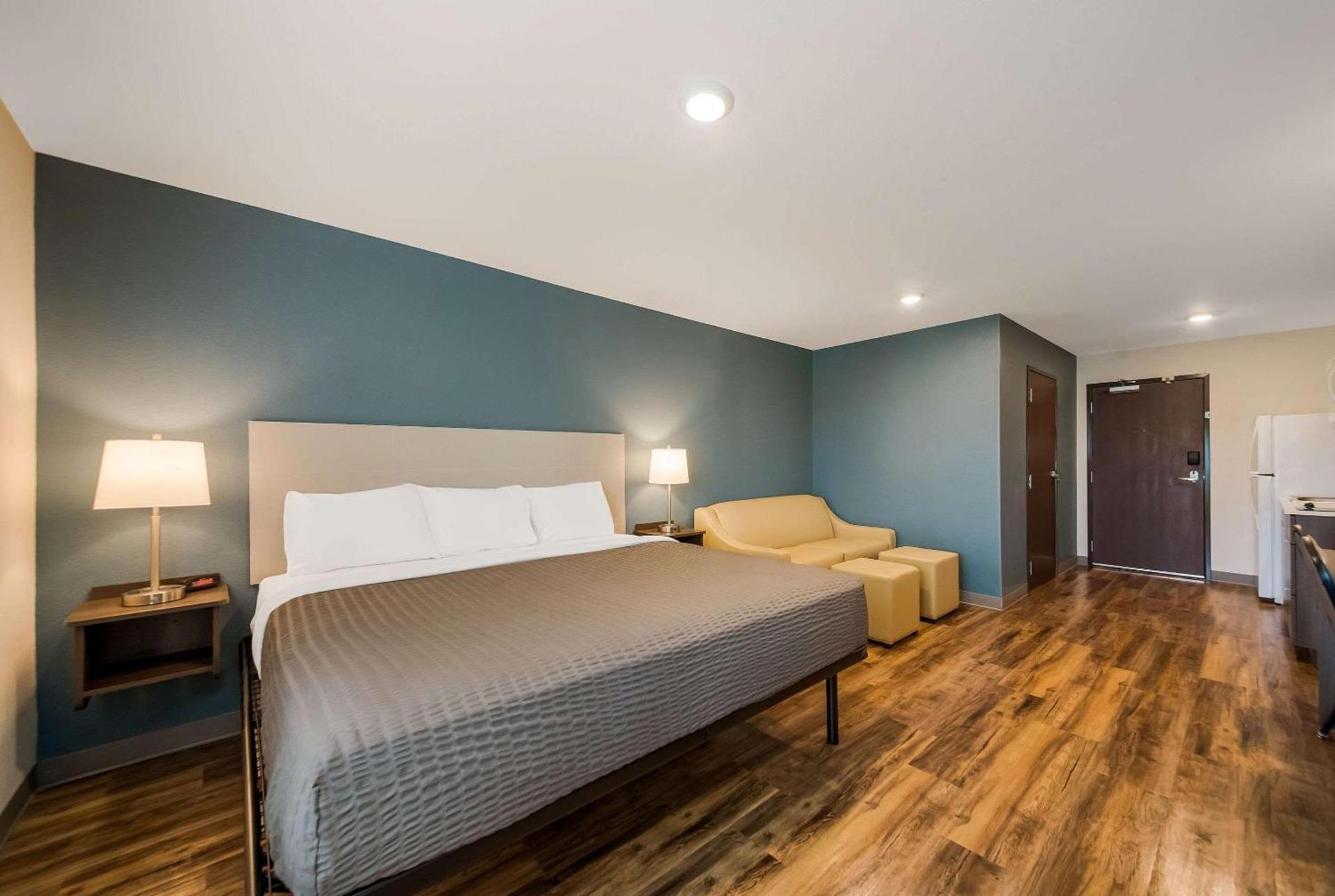 WoodSpring Suites Inverness photo 16