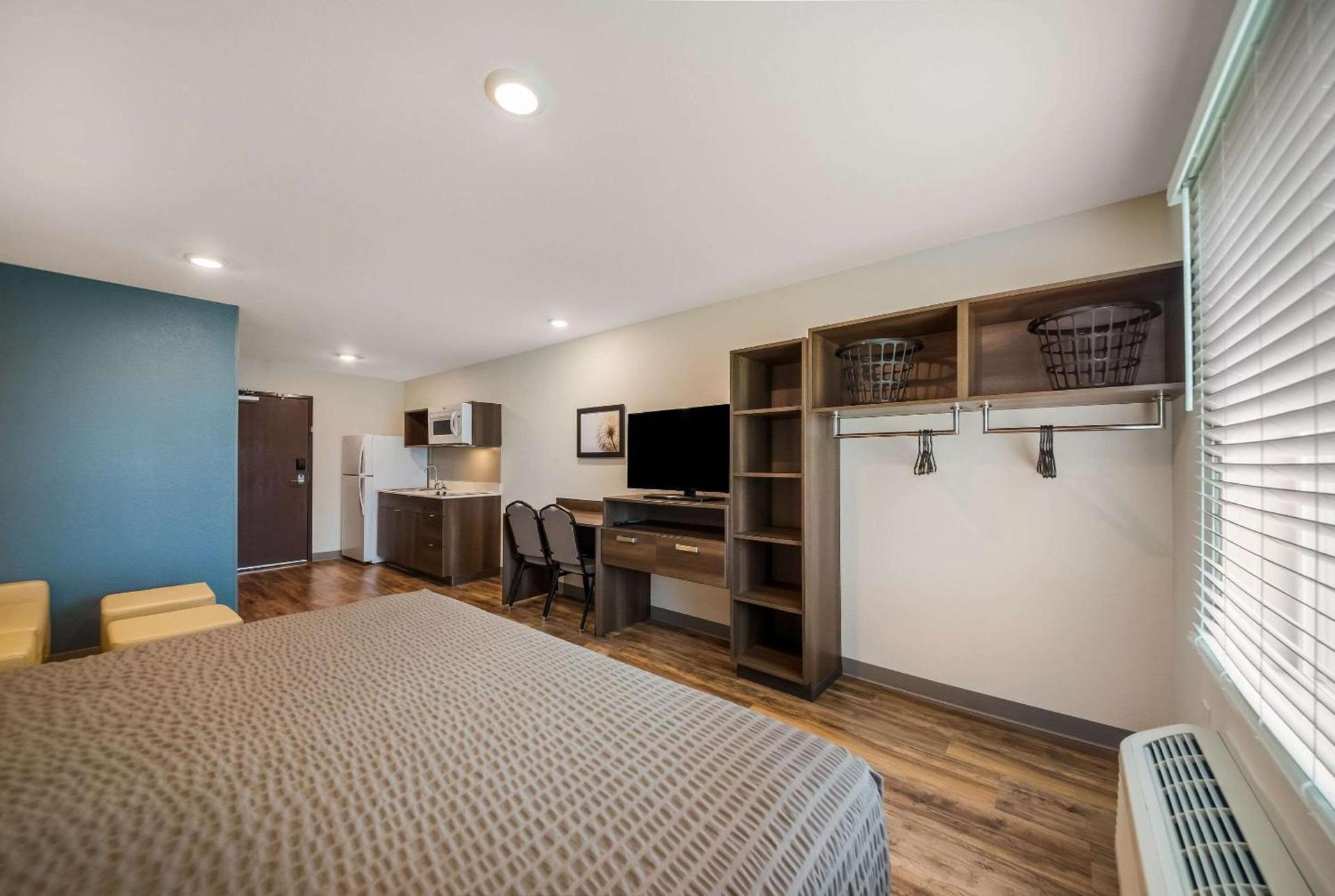WoodSpring Suites Inverness photo 17