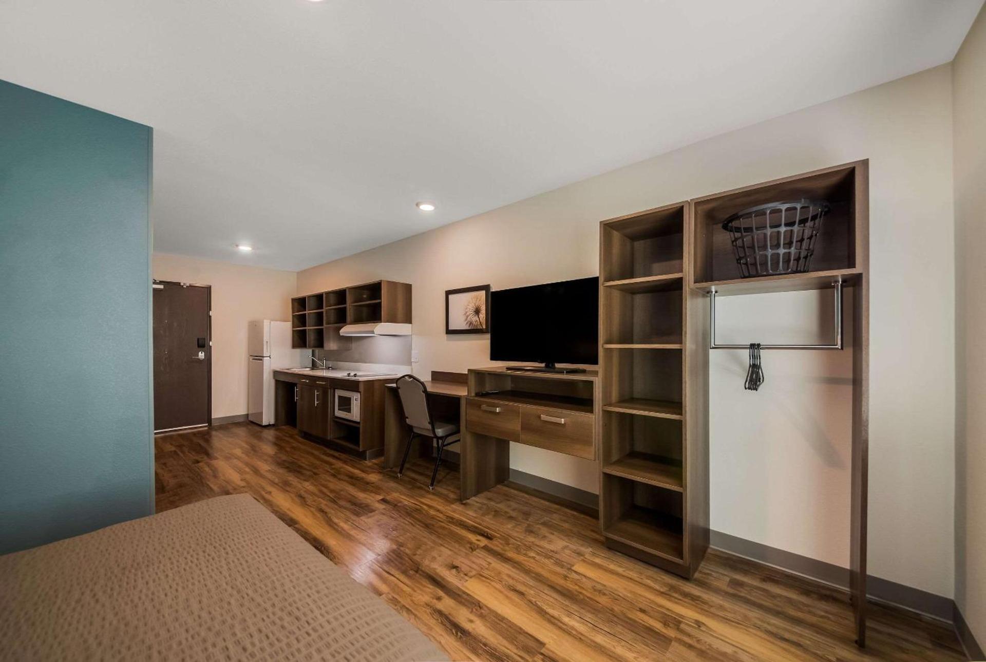 WoodSpring Suites Inverness photo 20