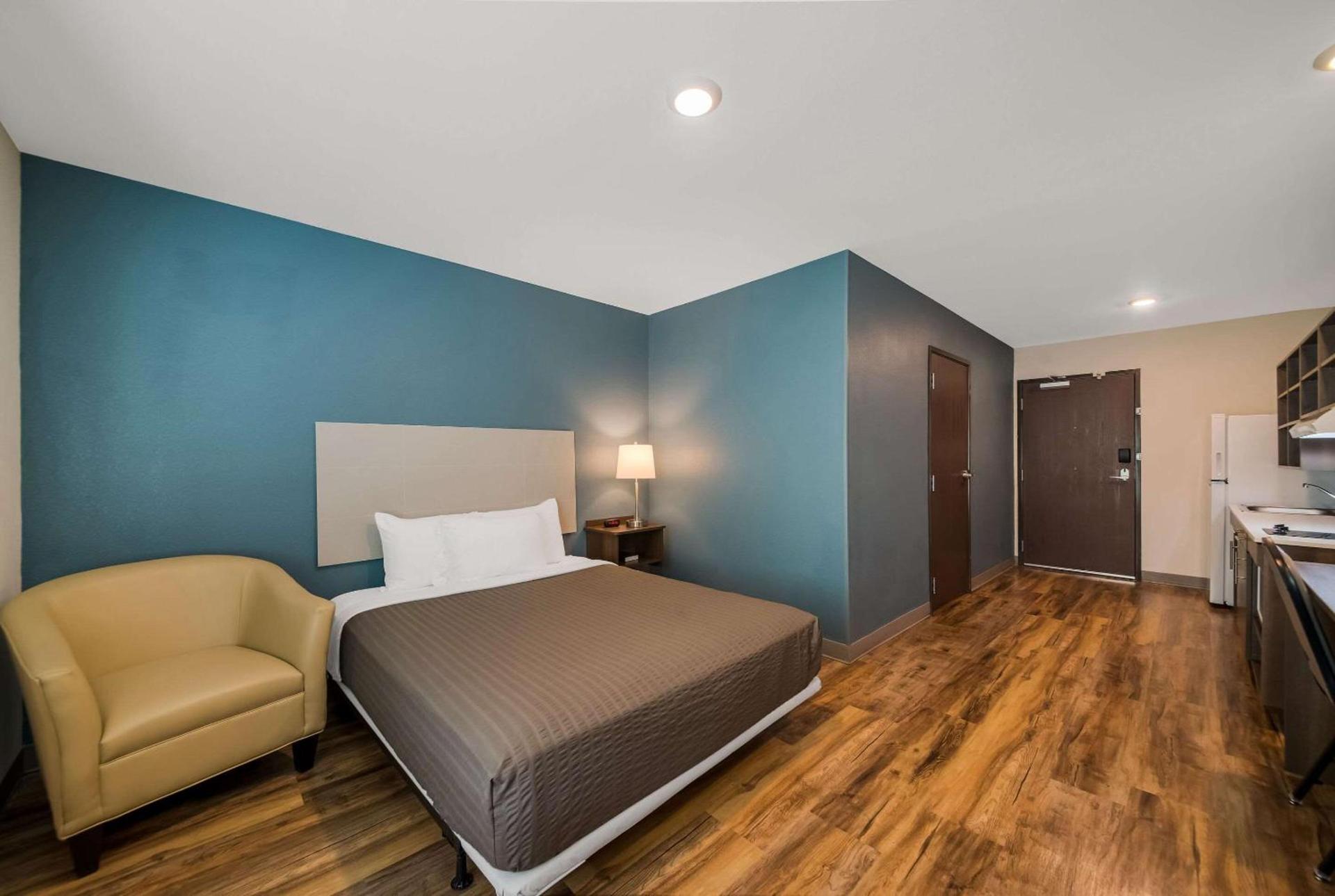 WoodSpring Suites Inverness photo 21