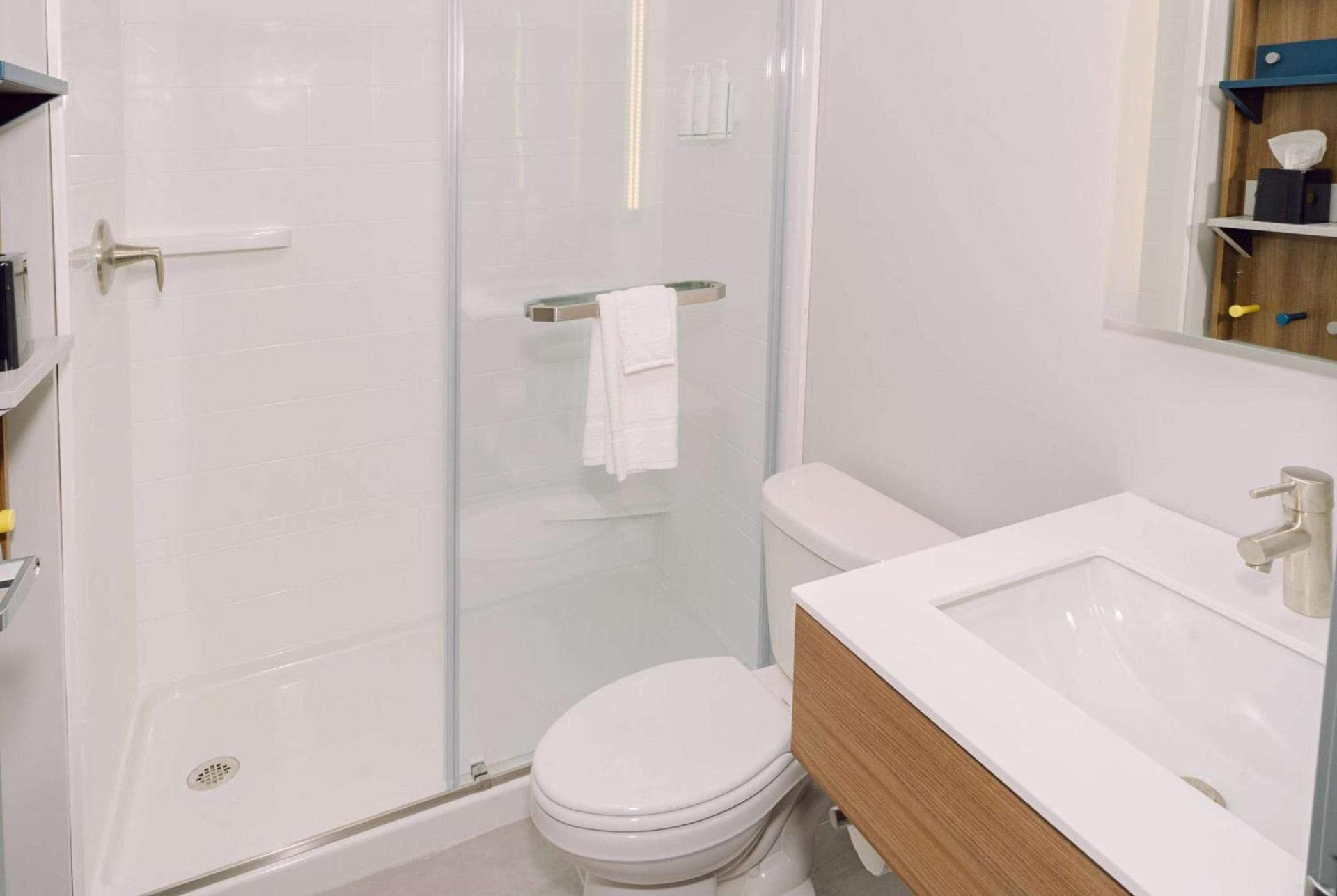 Microtel Inn & Suites by Wyndham Macedon photo 12