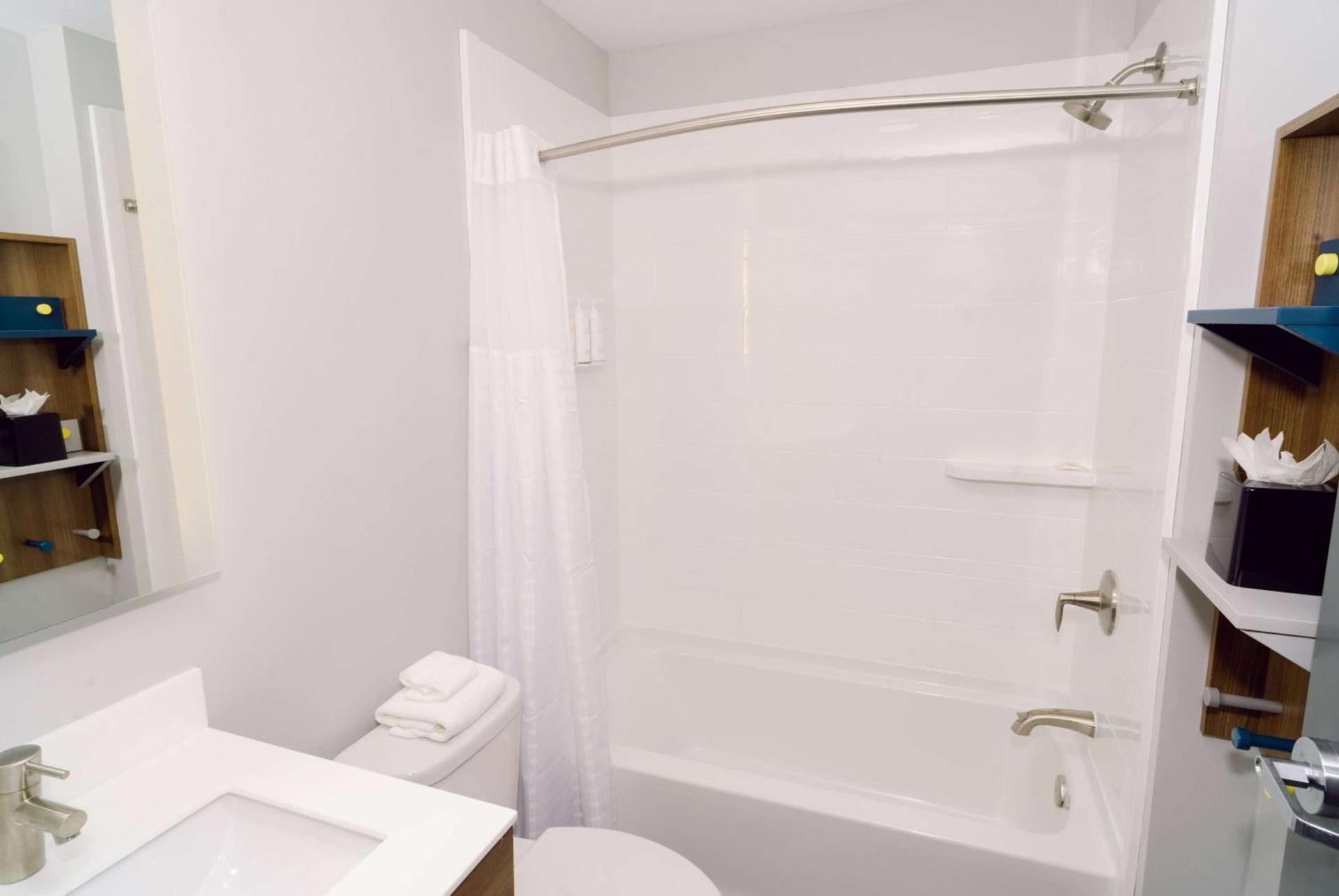 Microtel Inn & Suites by Wyndham Macedon photo 13