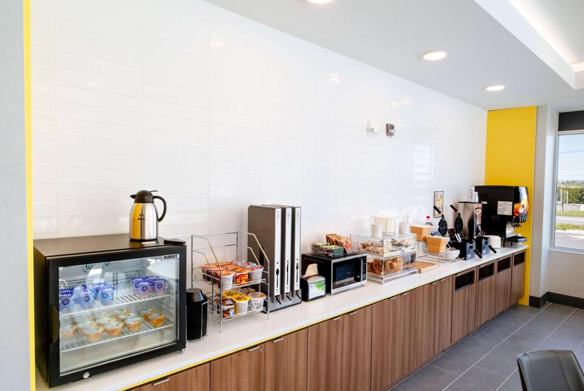 Microtel Inn & Suites by Wyndham Macedon photo 36