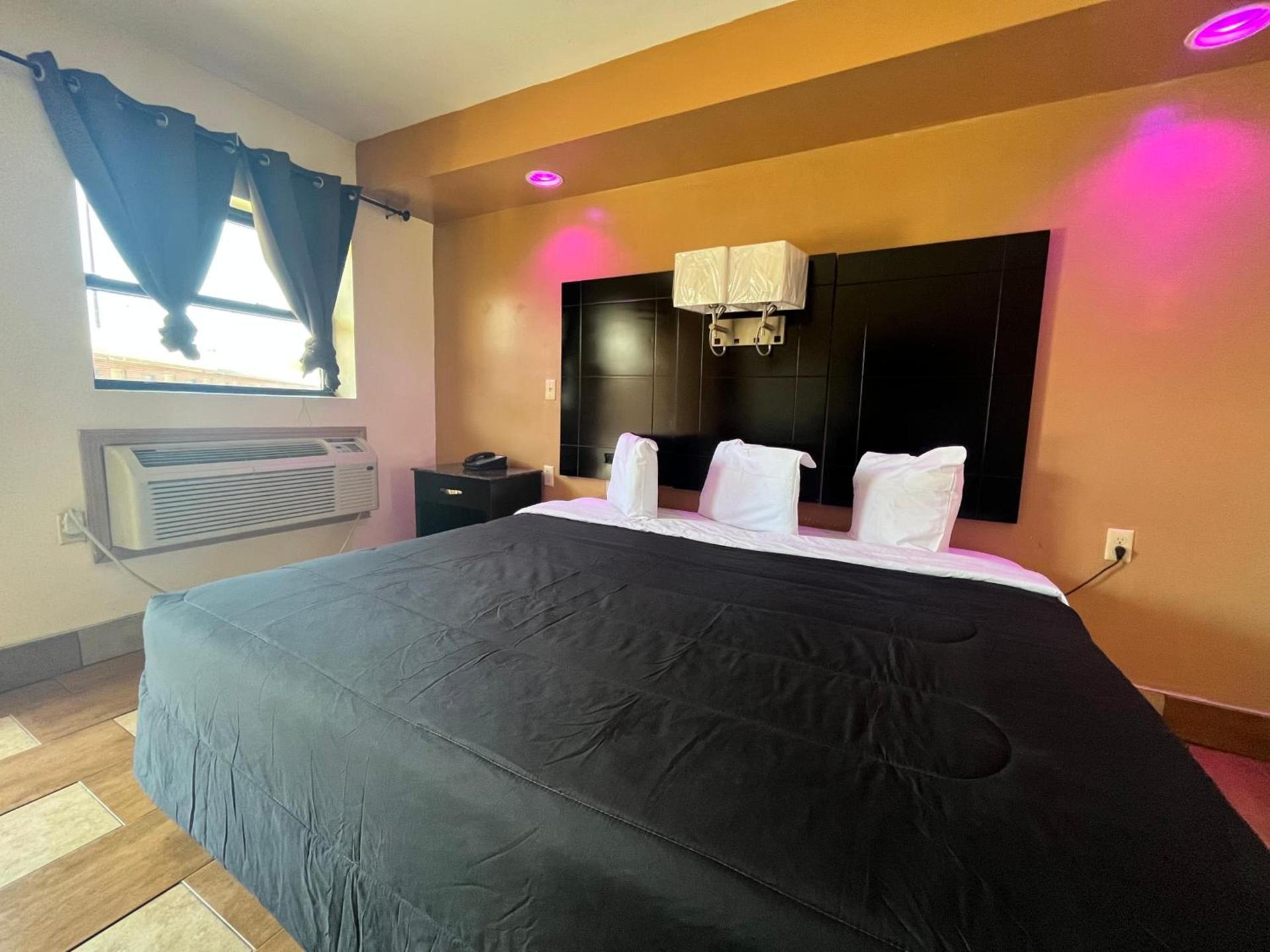 Circle Motor Lodge photo 63