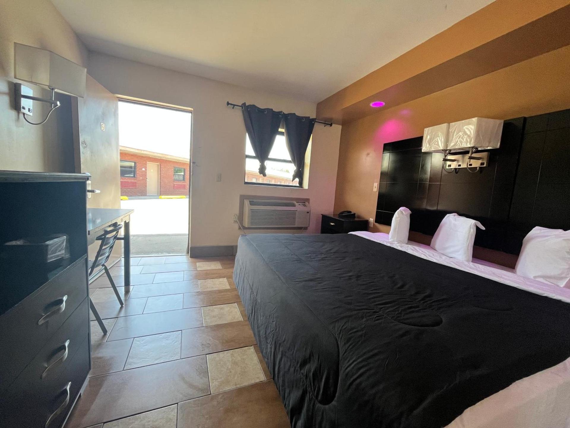 Circle Motor Lodge photo 60