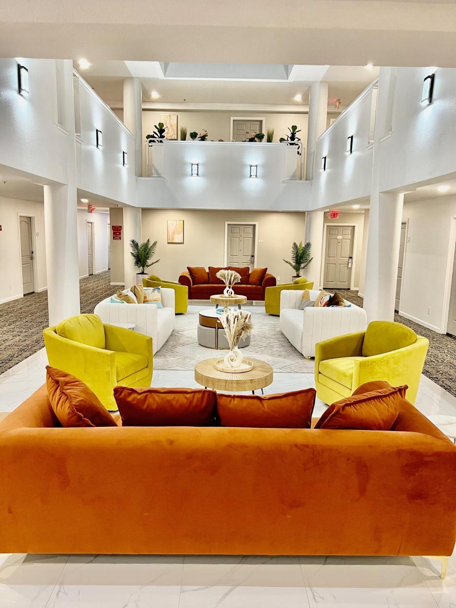 Hotel Aluxor SFO, Shuttle Service photo 5