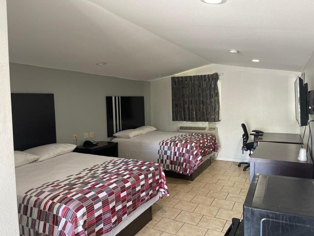 Safari Inn Motel photo 19