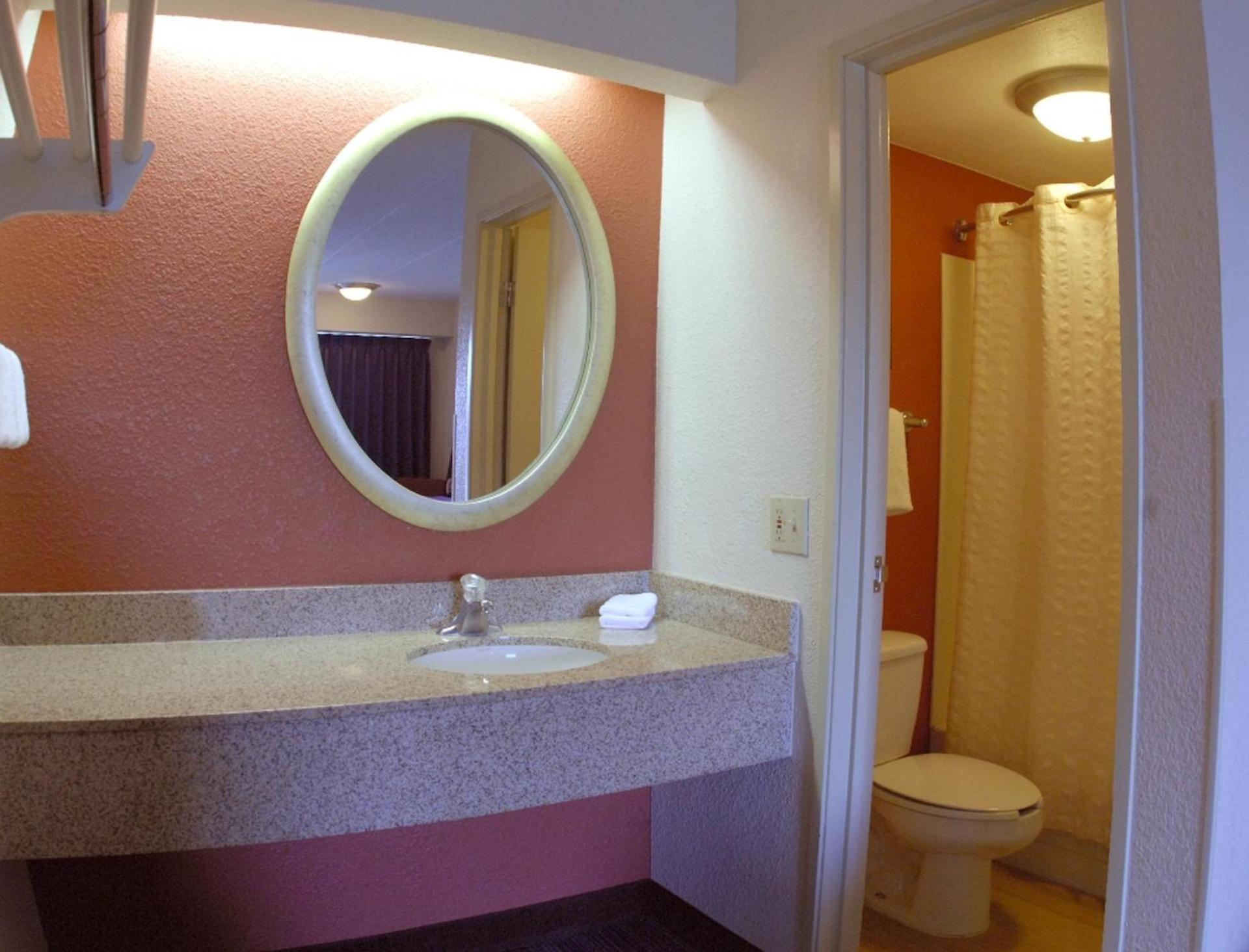 Red Roof Inn Chicago - Joliet photo 25