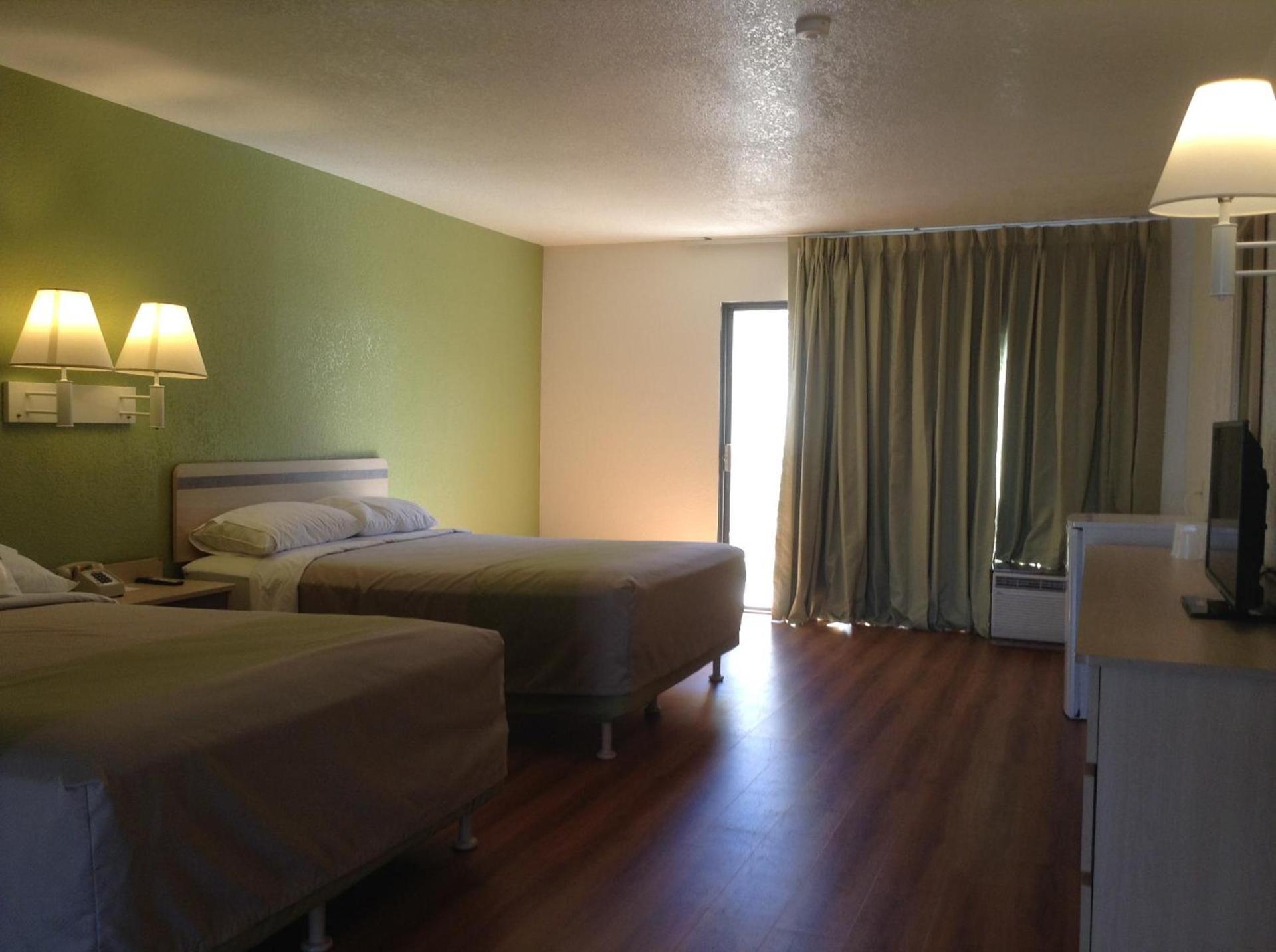 Motel 6 Hemet photo 37