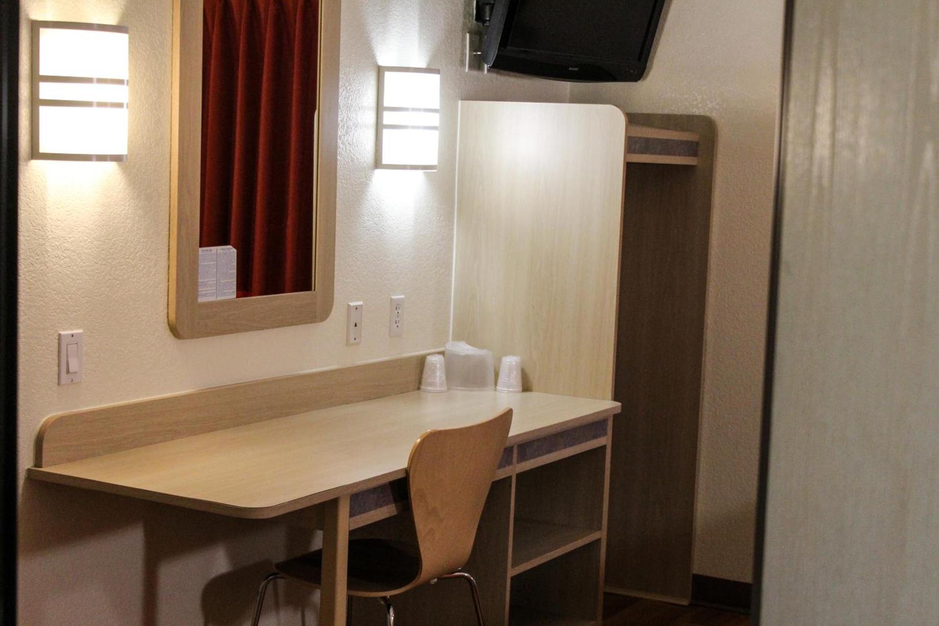 Motel 6-Fort Lupton, CO photo 57
