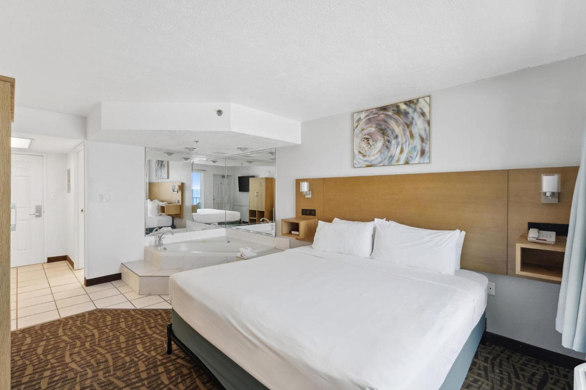Beachcomber Beachfront Hotel, a By The Sea Resort photo 19