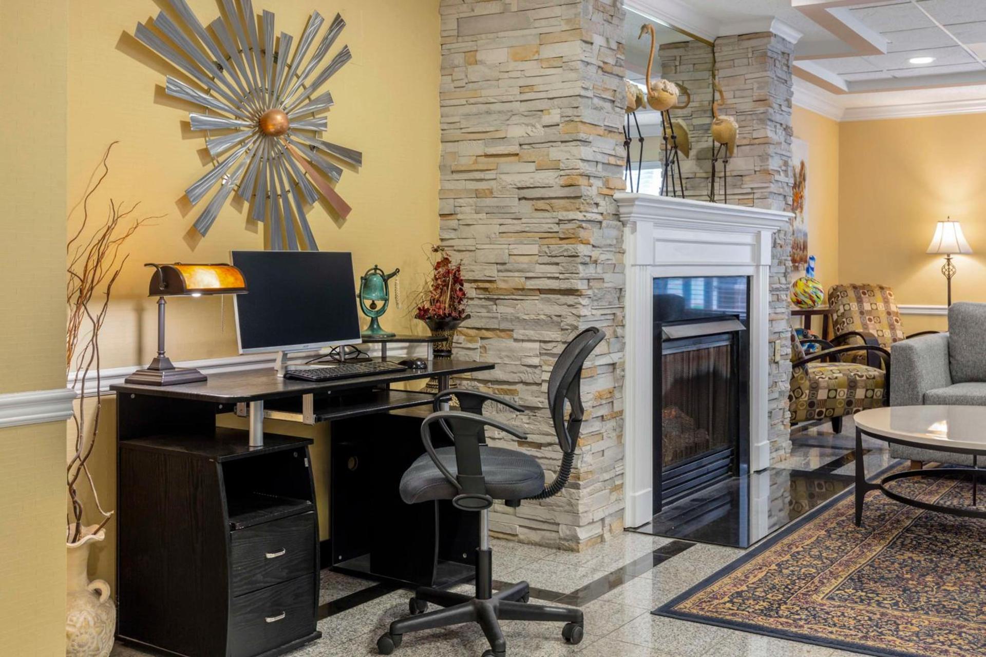 Best Western Plus New England Inn & Suites photo 10