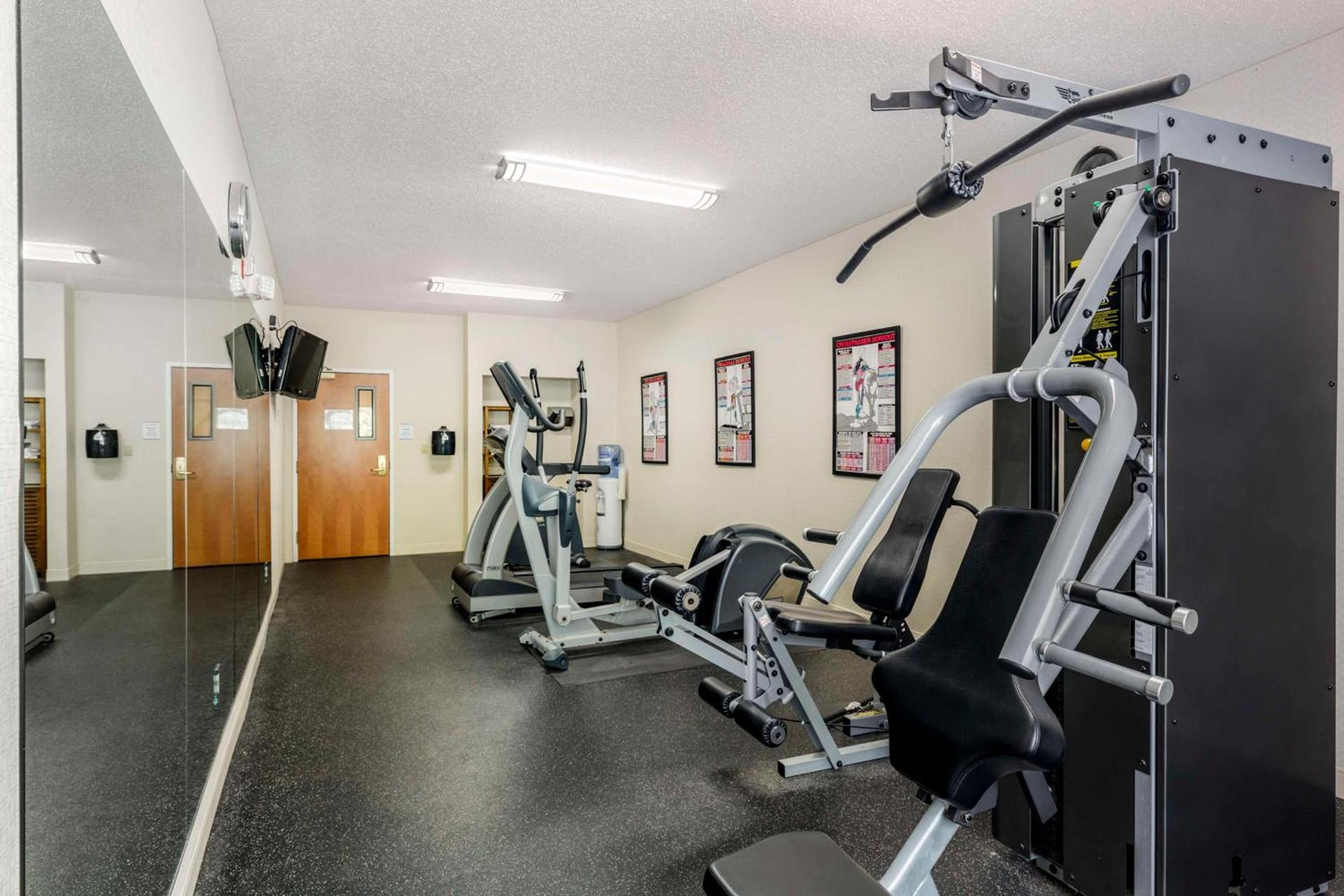 Best Western Plus New England Inn & Suites photo 6