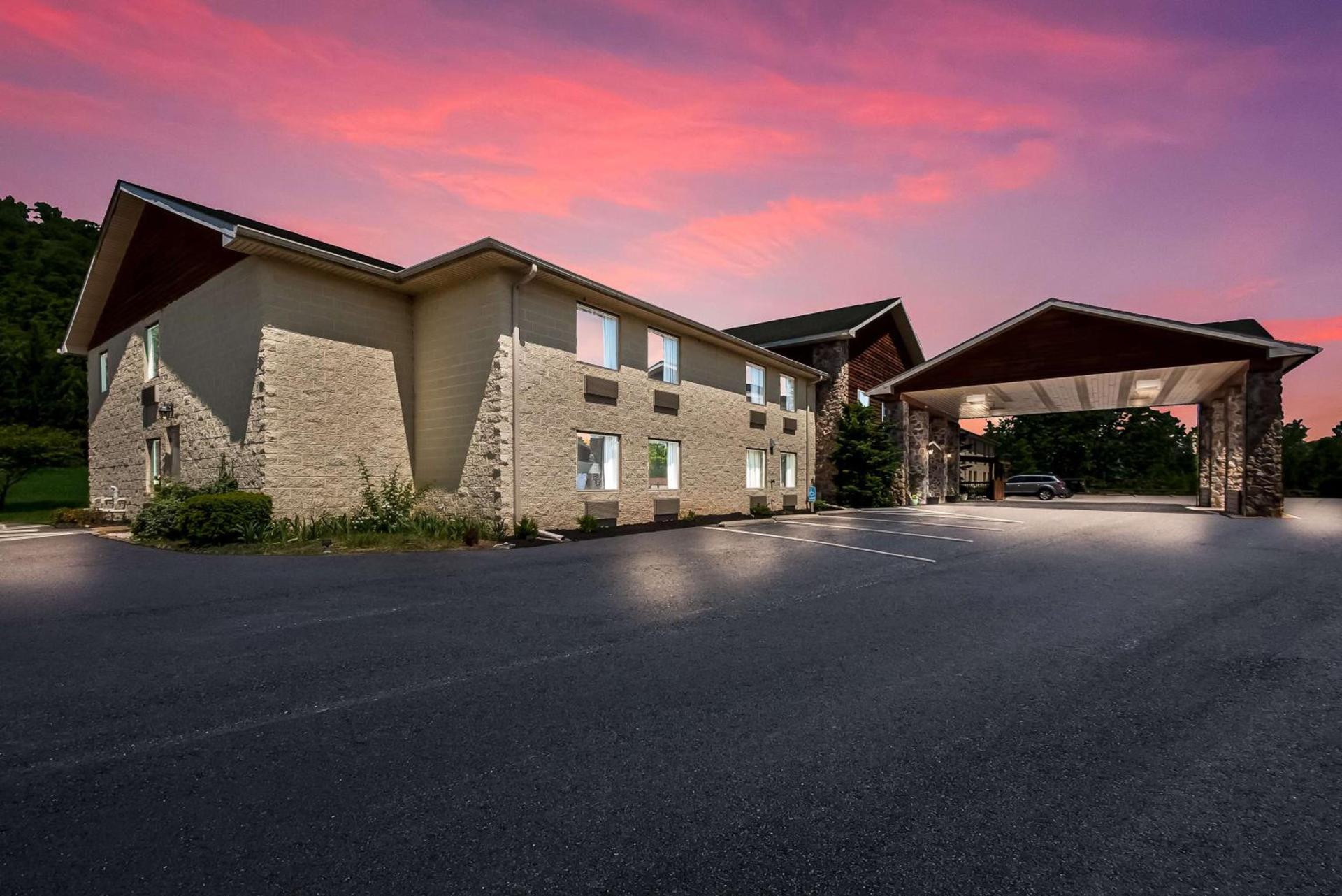 SureStay Plus Hotel by Best Western Berkeley Springs photo 1