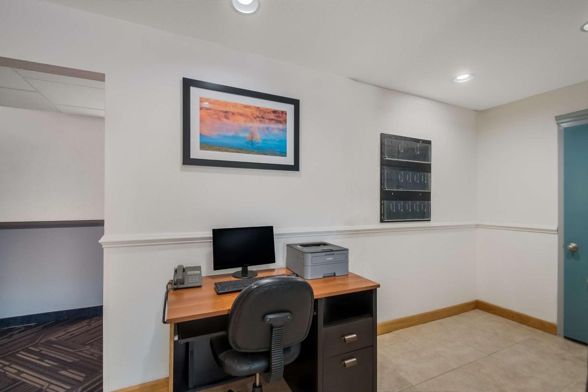 SureStay Plus Hotel by Best Western Berkeley Springs photo 9