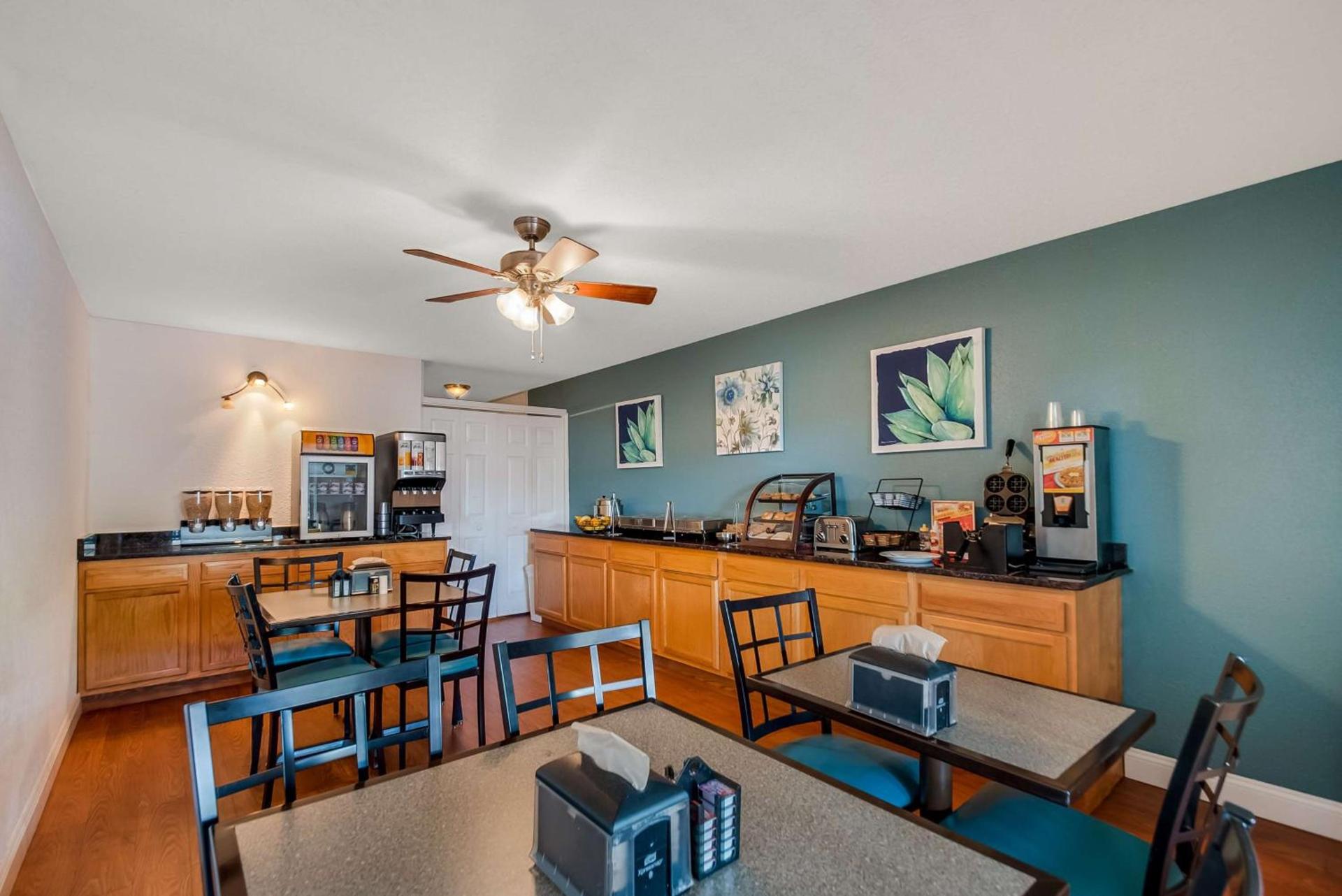 SureStay Plus Hotel by Best Western Berkeley Springs photo 8