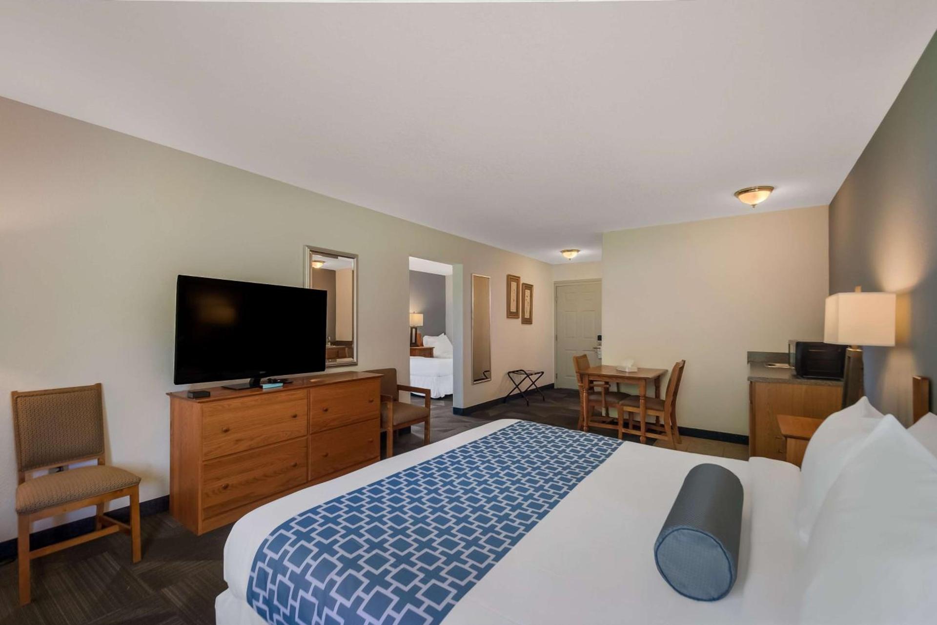 SureStay Plus Hotel by Best Western Berkeley Springs photo 14