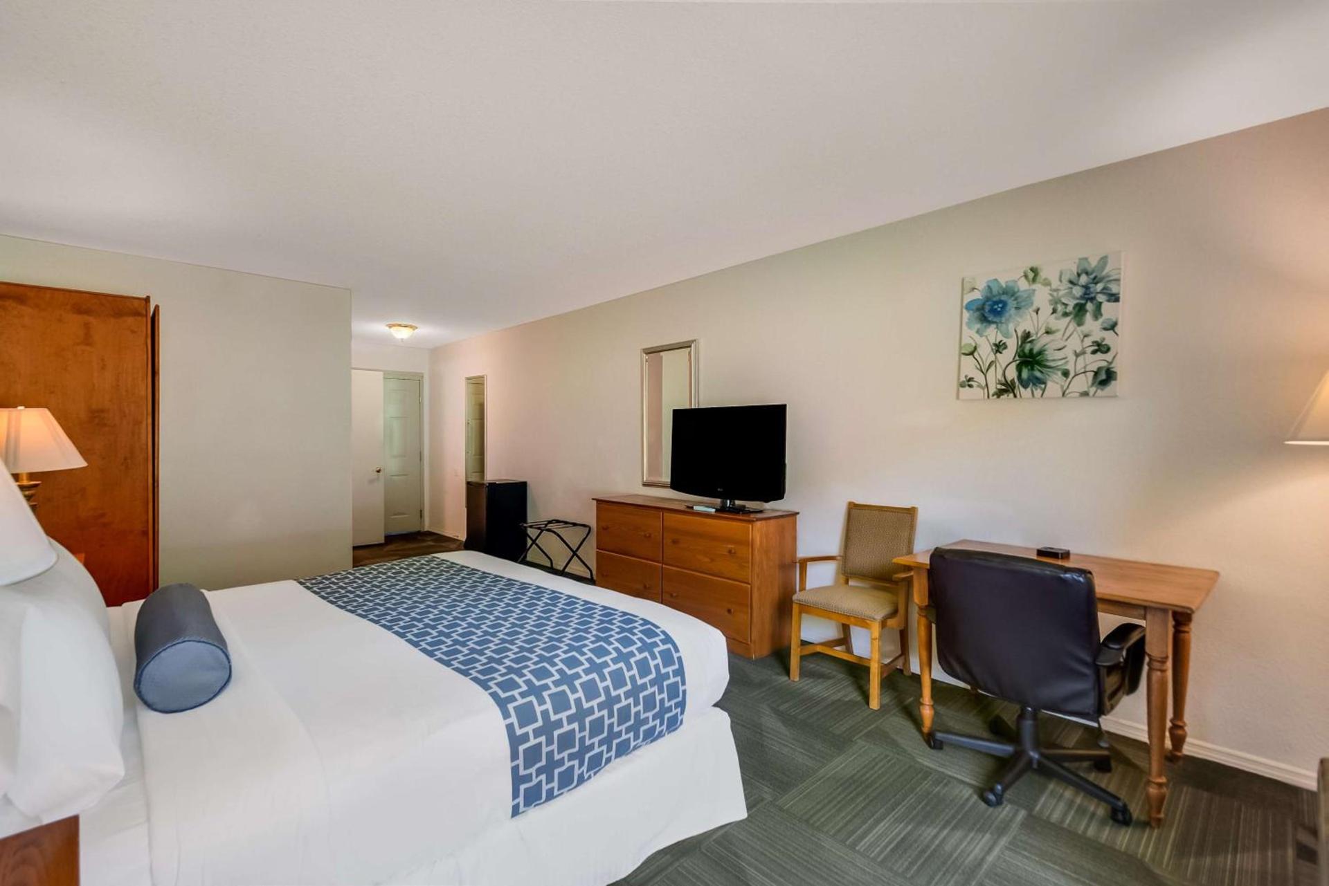 SureStay Plus Hotel by Best Western Berkeley Springs photo 18