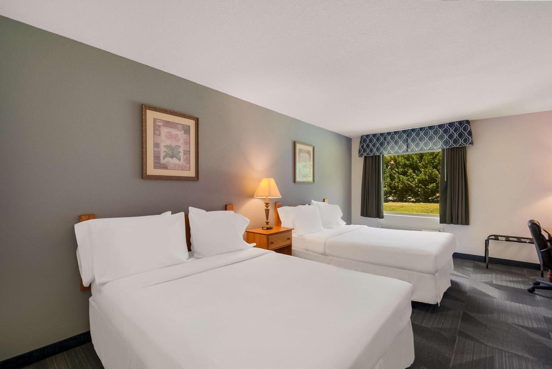 SureStay Plus Hotel by Best Western Berkeley Springs photo 4