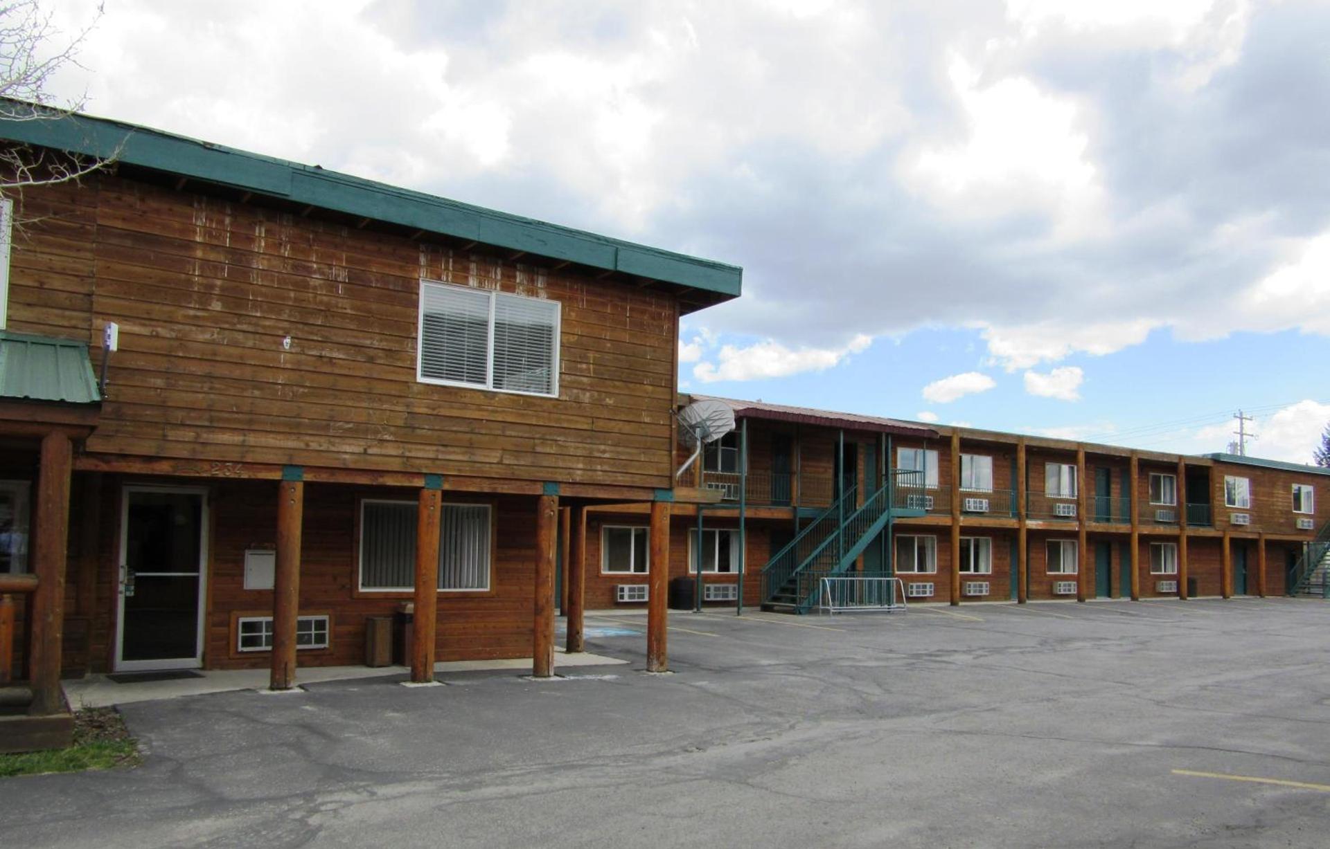 Yellowstone Country Inn photo 9