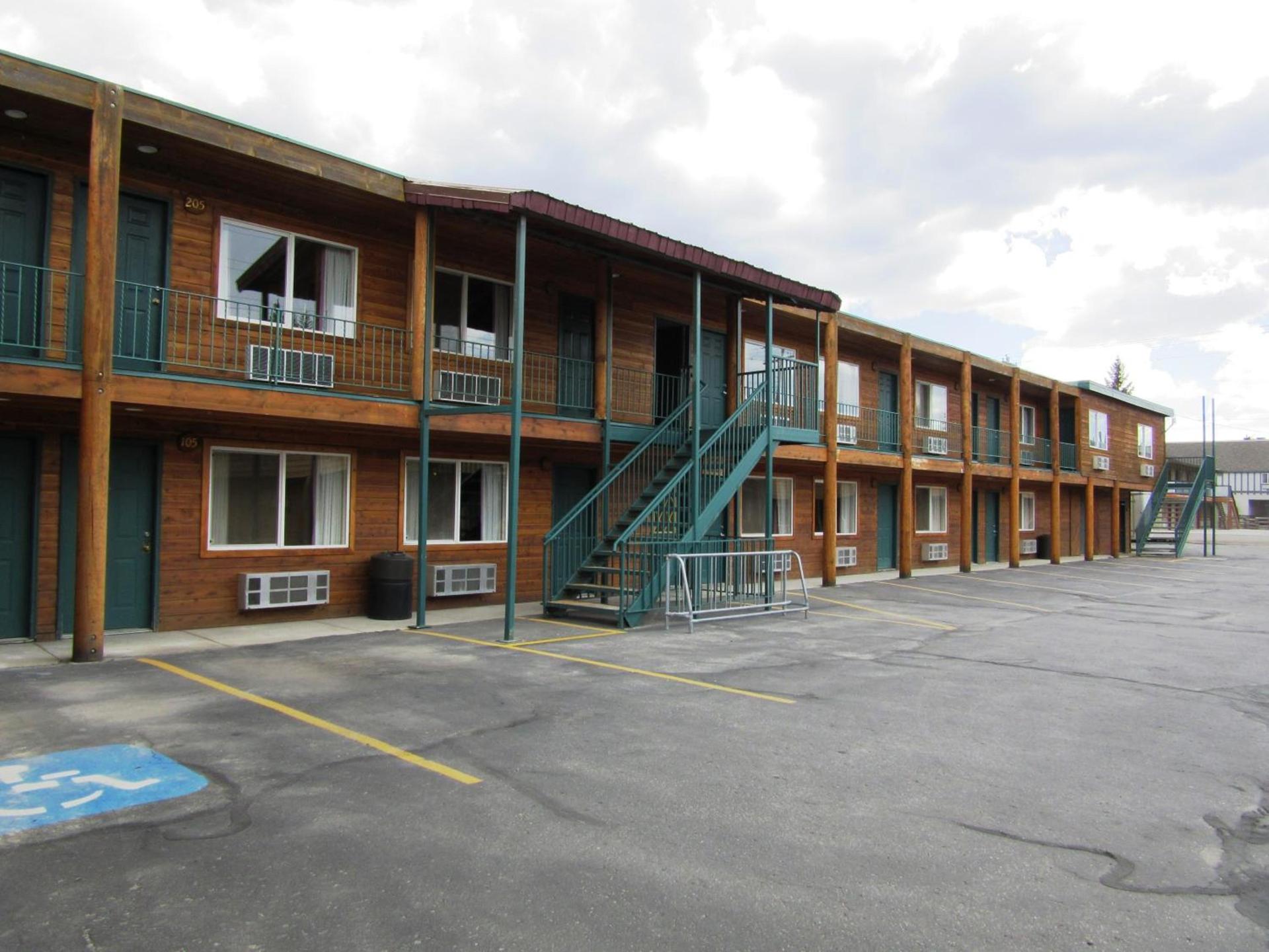 Yellowstone Country Inn photo 18