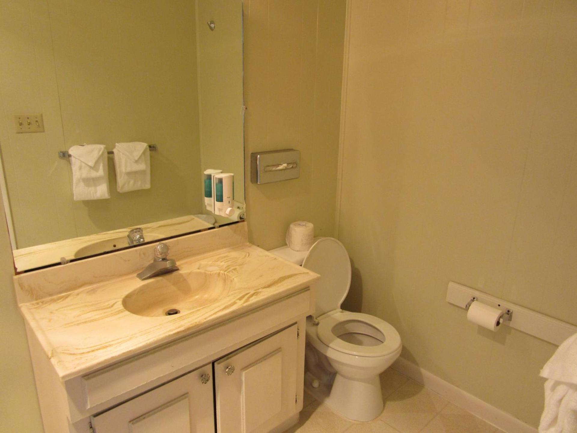 Yellowstone Country Inn photo 15