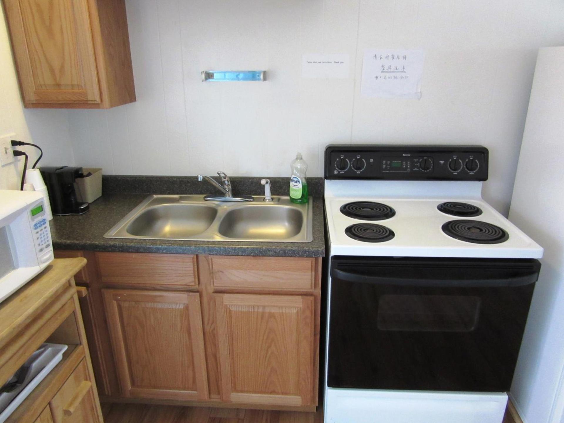 Yellowstone Country Inn photo 38
