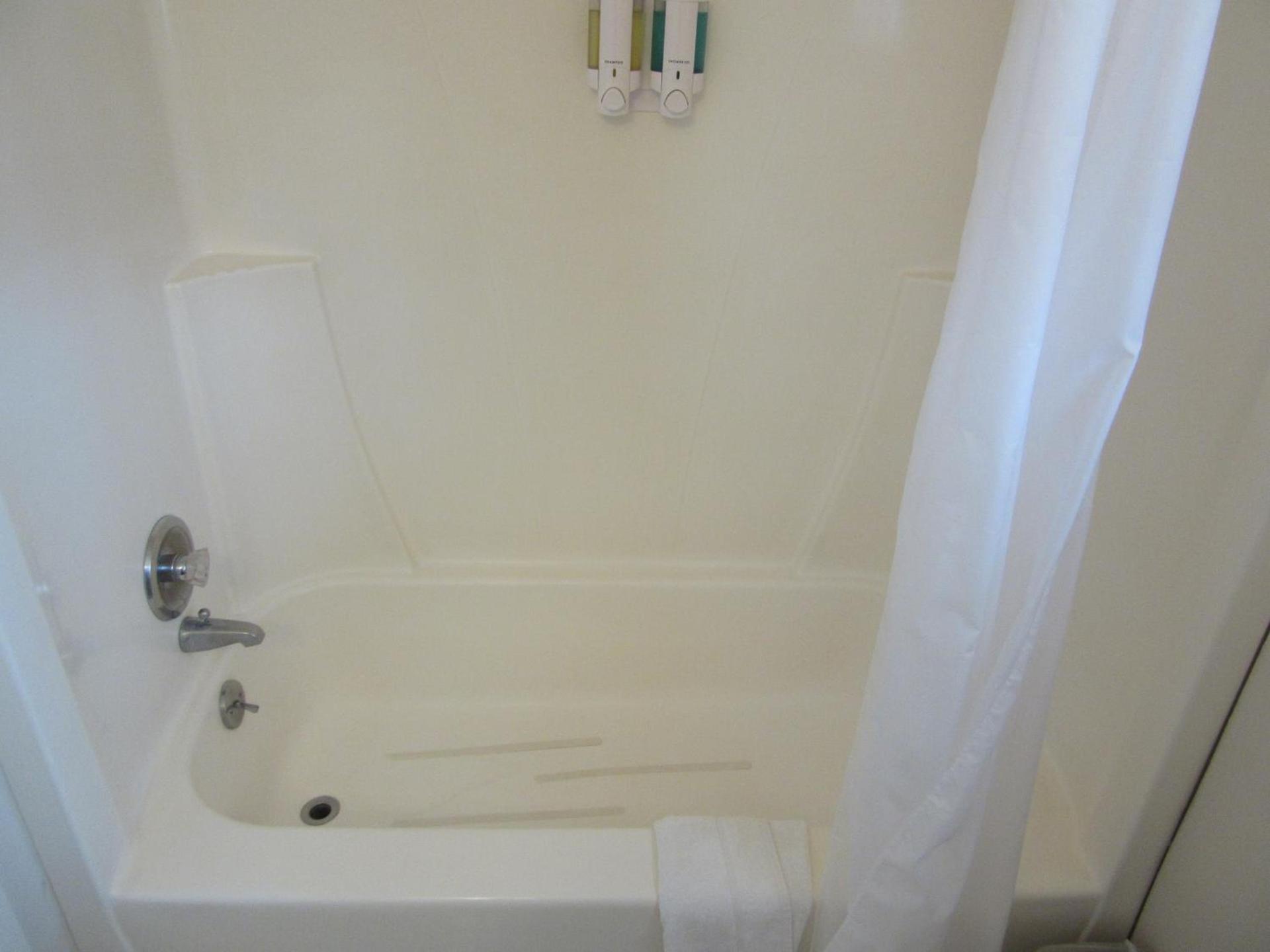 Yellowstone Country Inn photo 22
