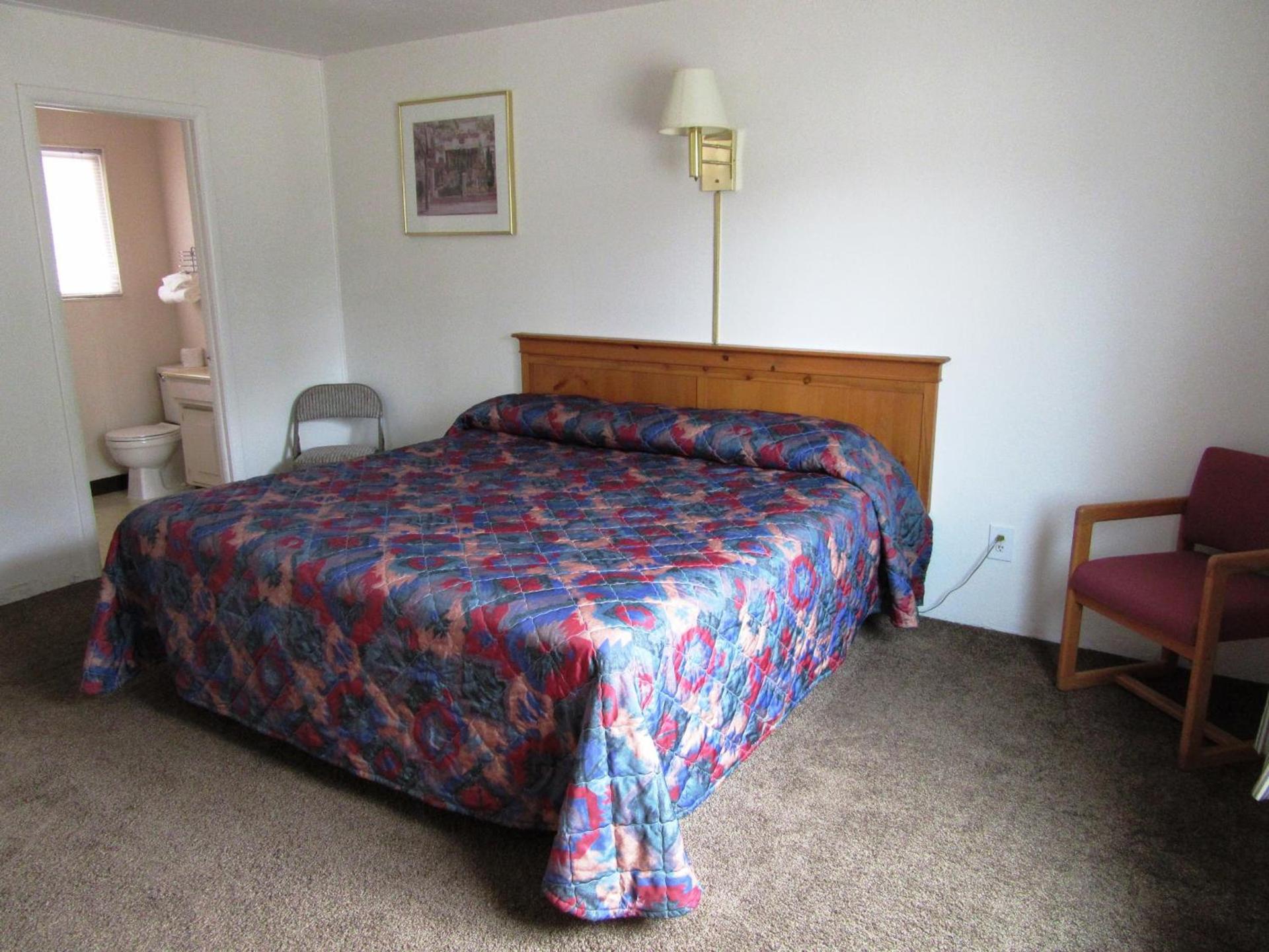 Yellowstone Country Inn photo 23
