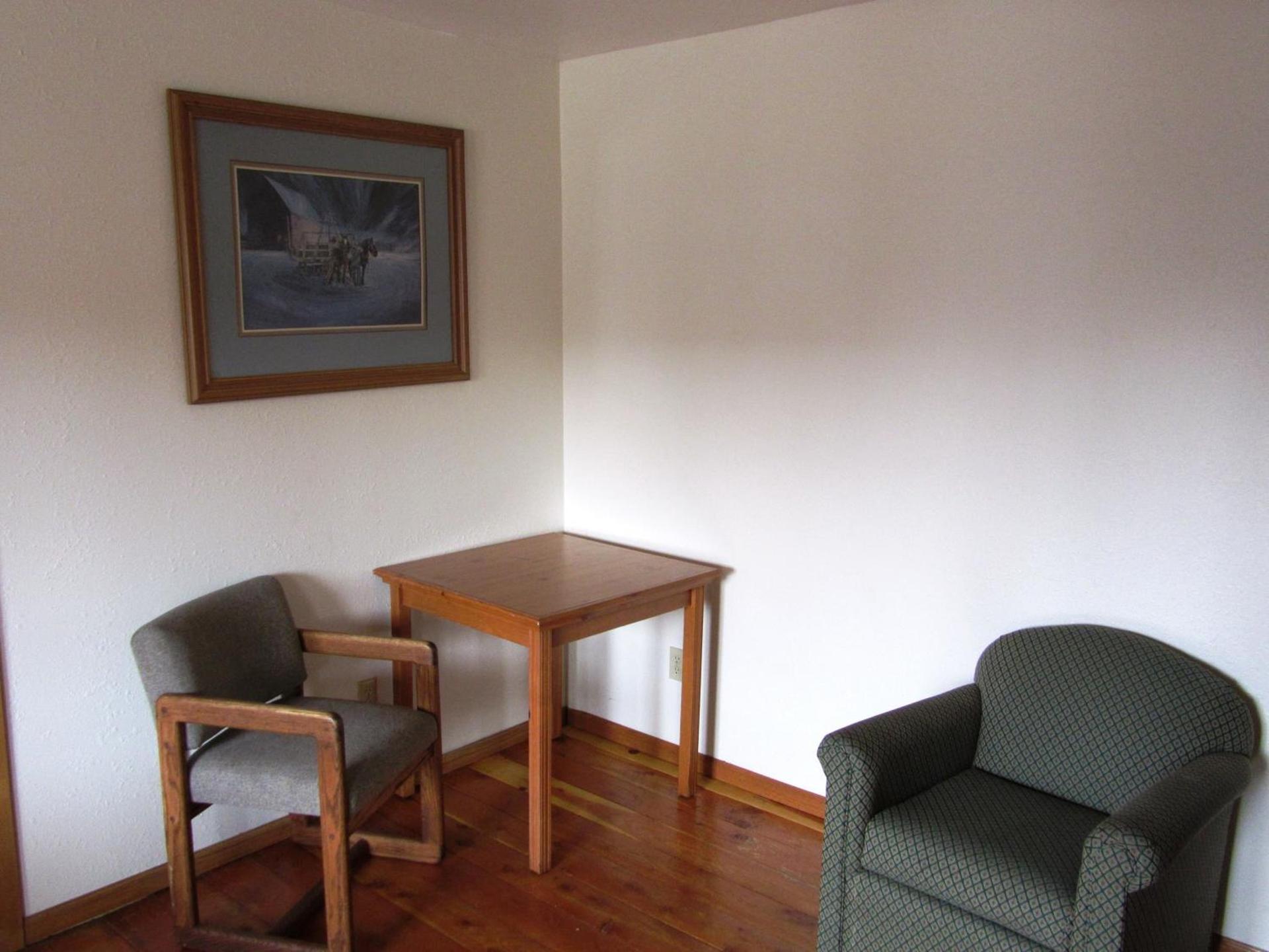 Yellowstone Country Inn photo 39