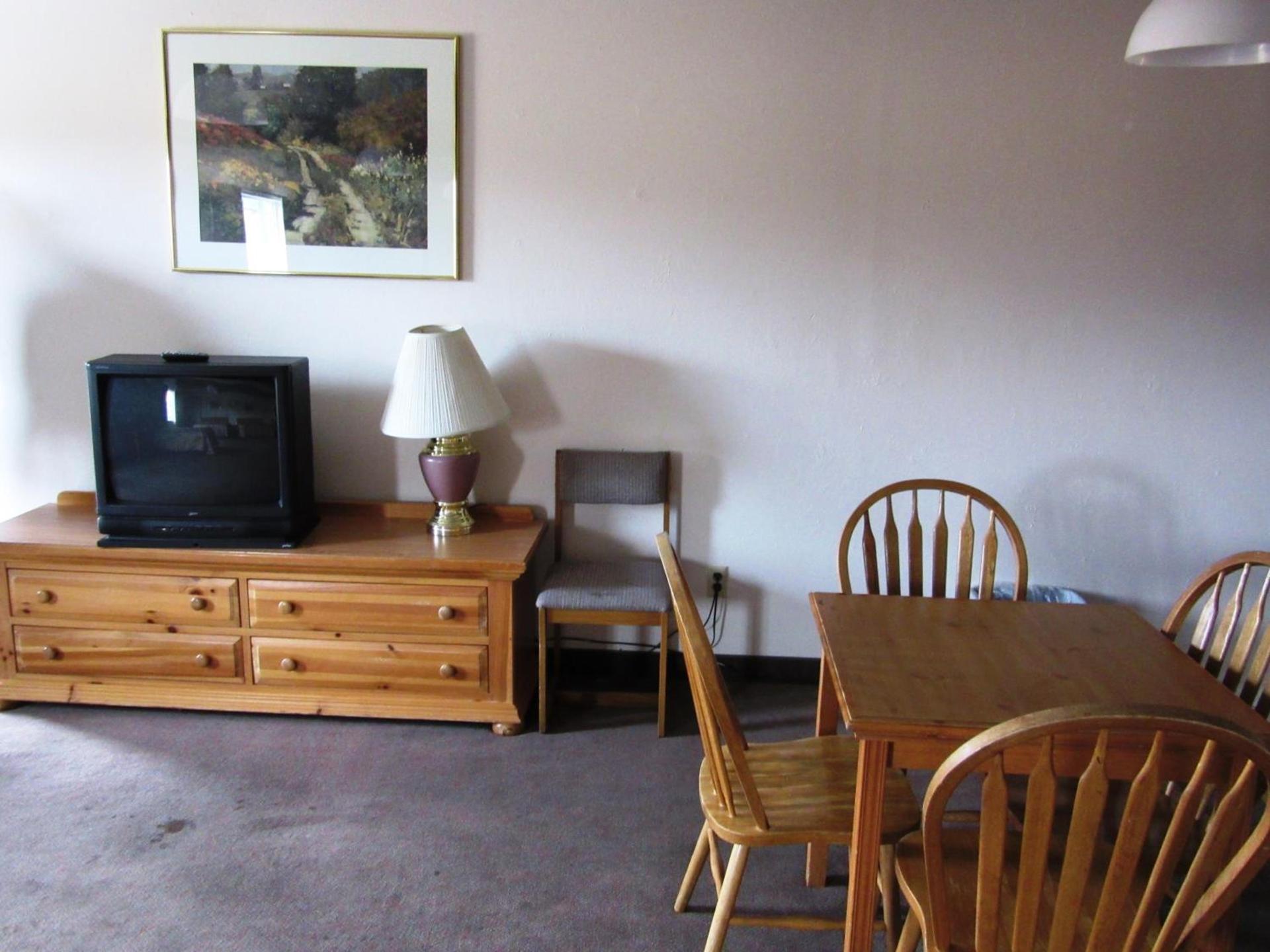 Yellowstone Country Inn photo 42