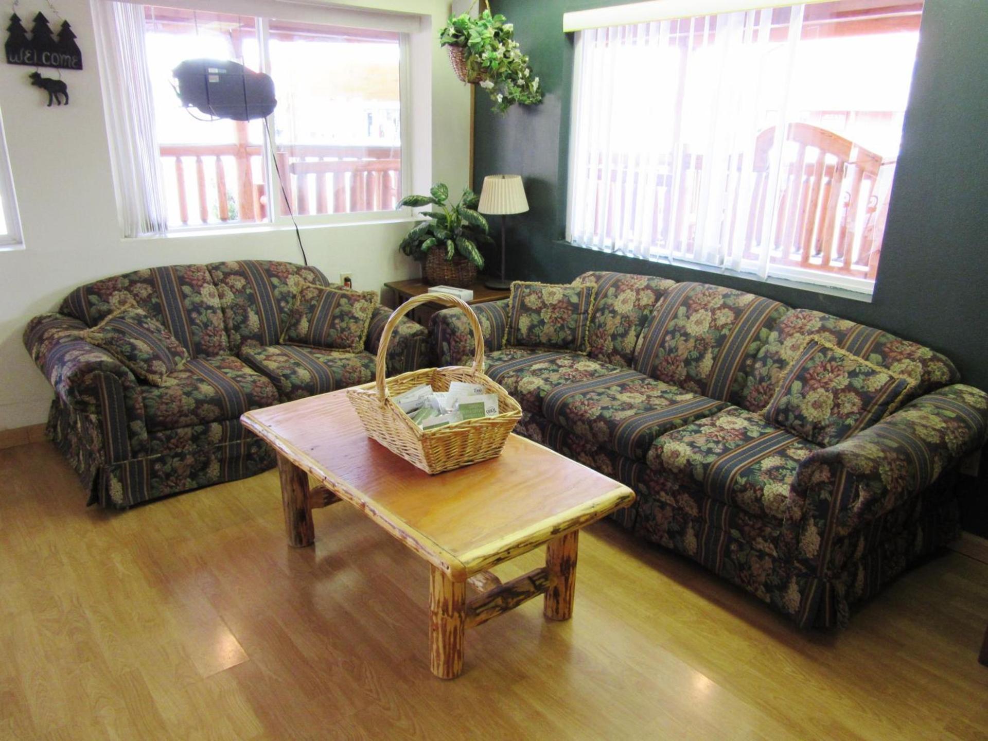 Yellowstone Country Inn photo 43