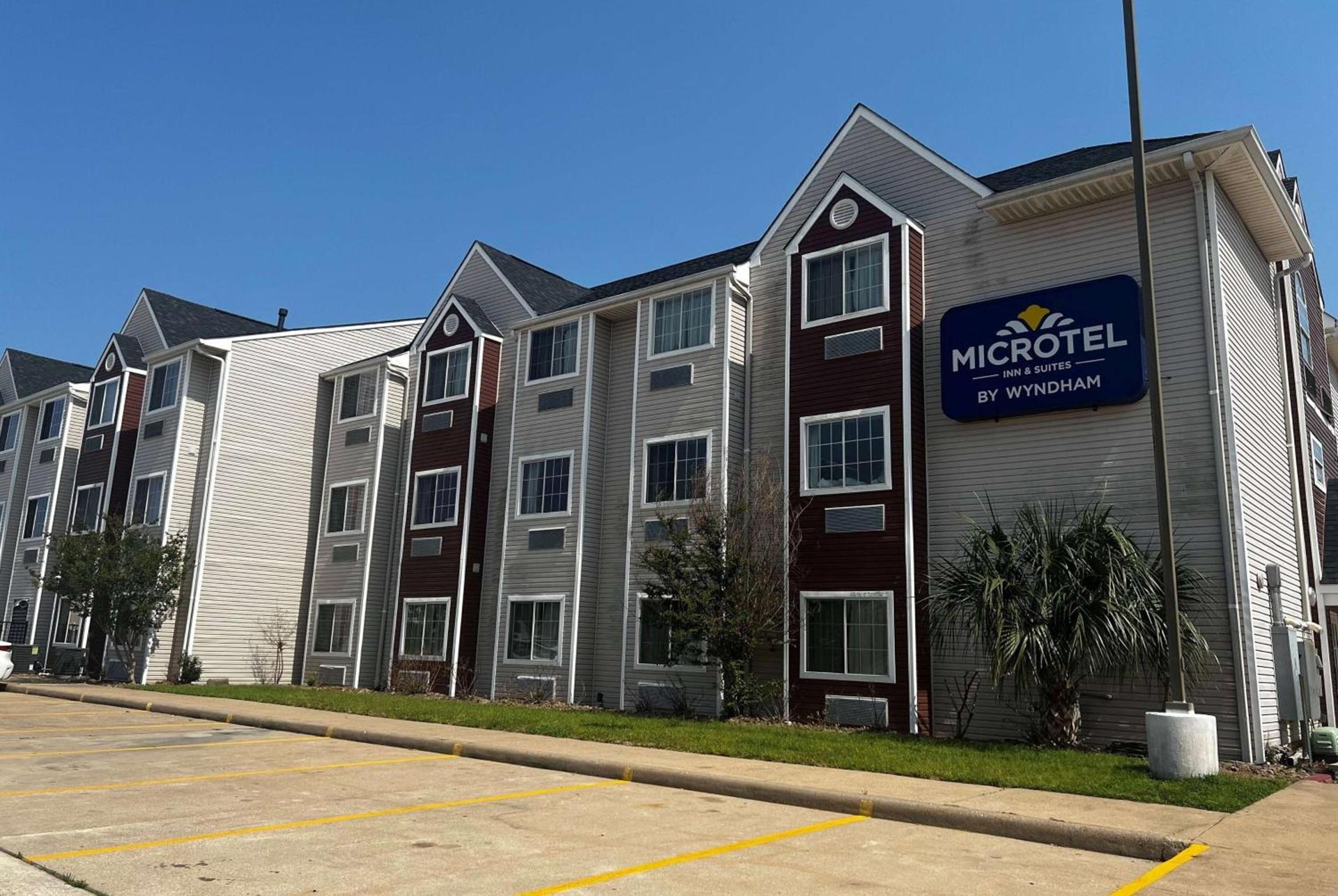Microtel Inn & Suites by Wyndham Houston/Webster/Nasa/Clearlake photo 4