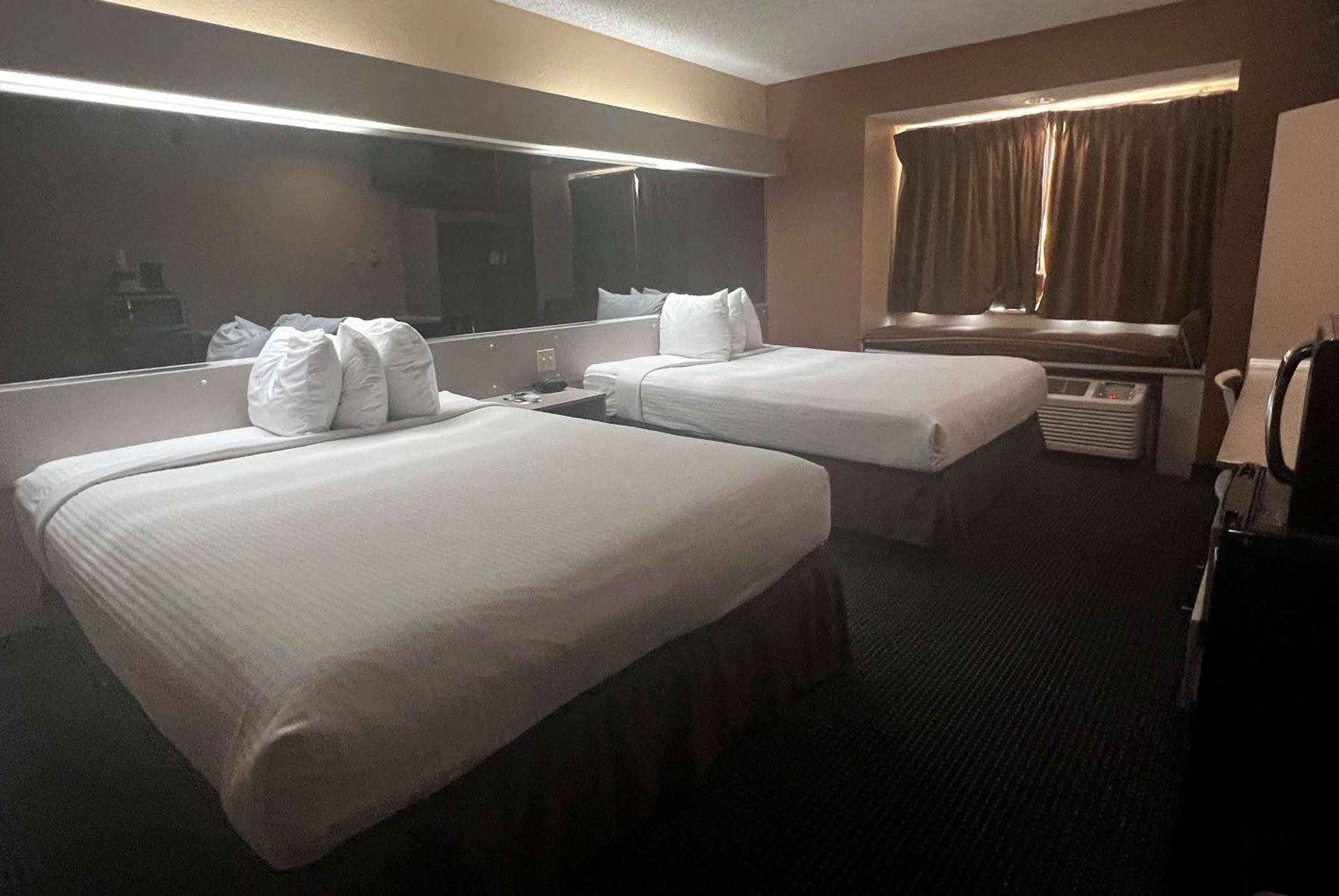 Microtel Inn & Suites by Wyndham Houston/Webster/Nasa/Clearlake photo 10