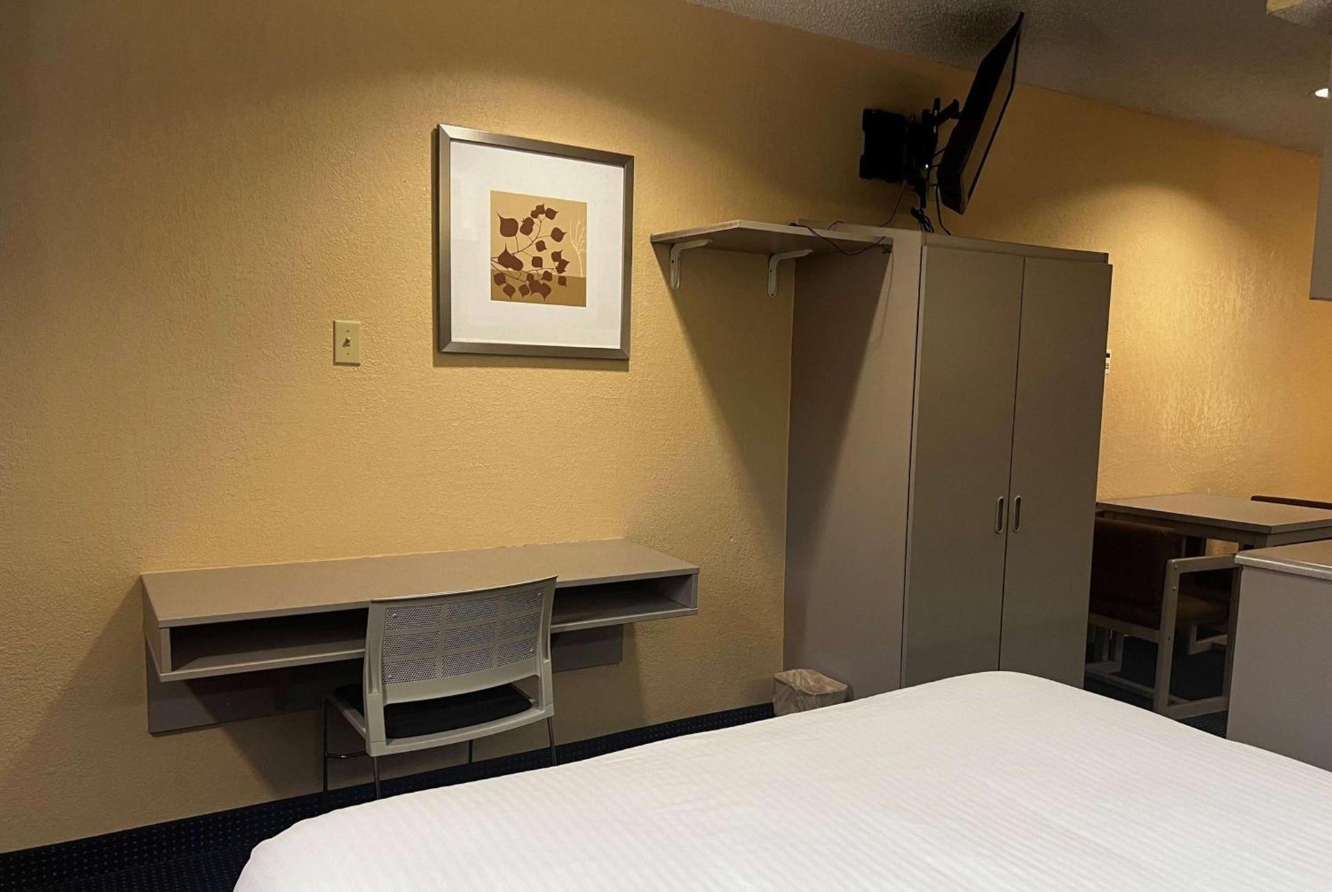 Microtel Inn & Suites by Wyndham Houston/Webster/Nasa/Clearlake photo 21