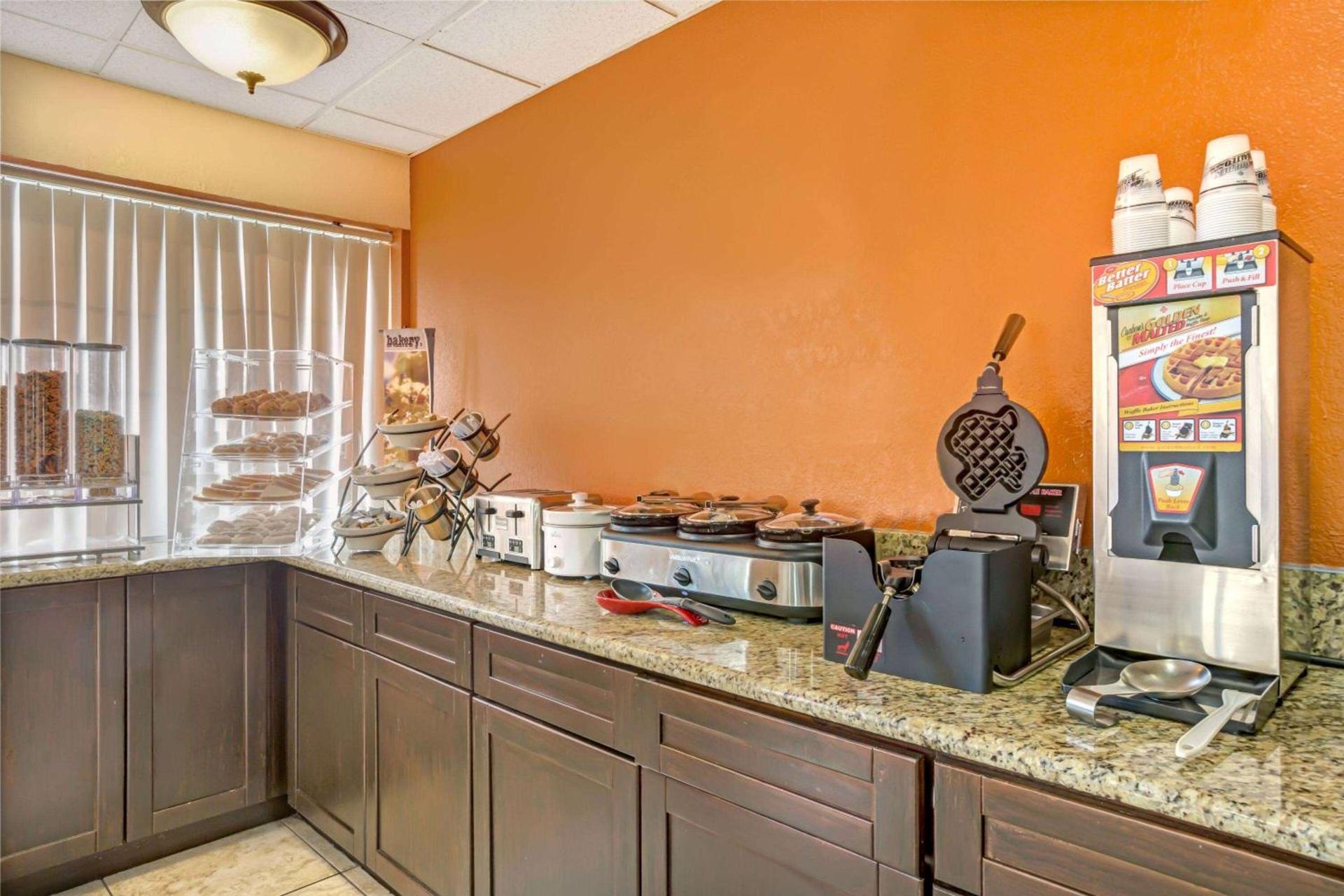 Microtel Inn & Suites by Wyndham Houston/Webster/Nasa/Clearlake photo 23