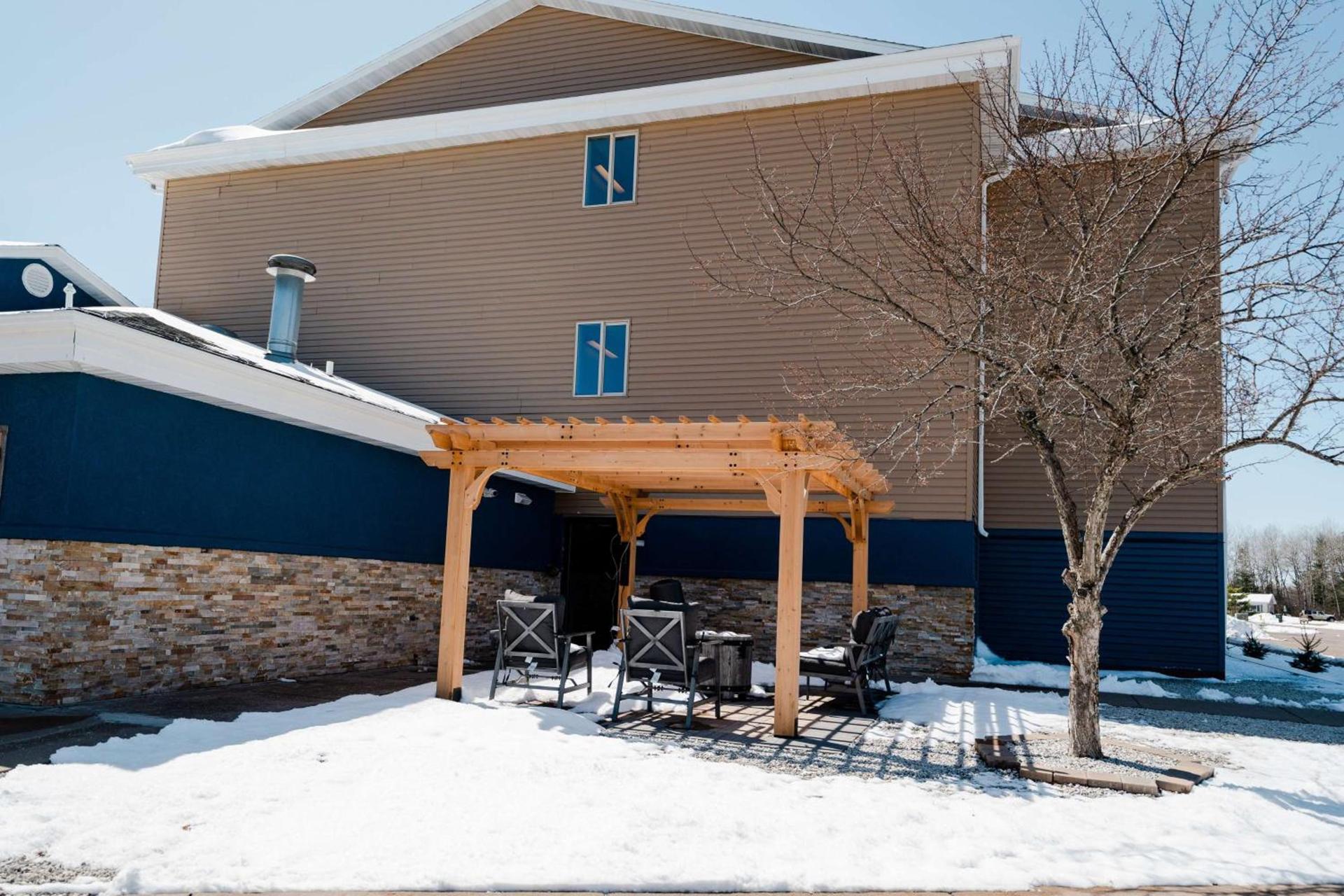AmericInn by Wyndham Tomahawk photo 3