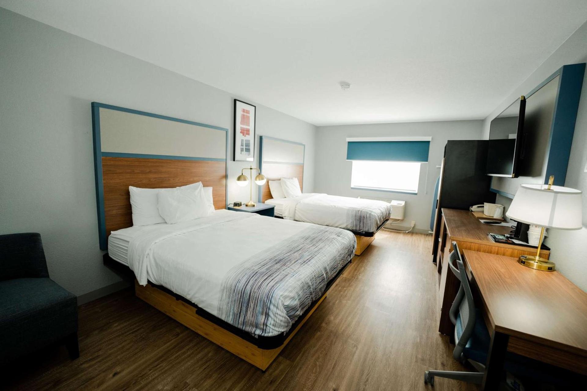 AmericInn by Wyndham Tomahawk photo 8