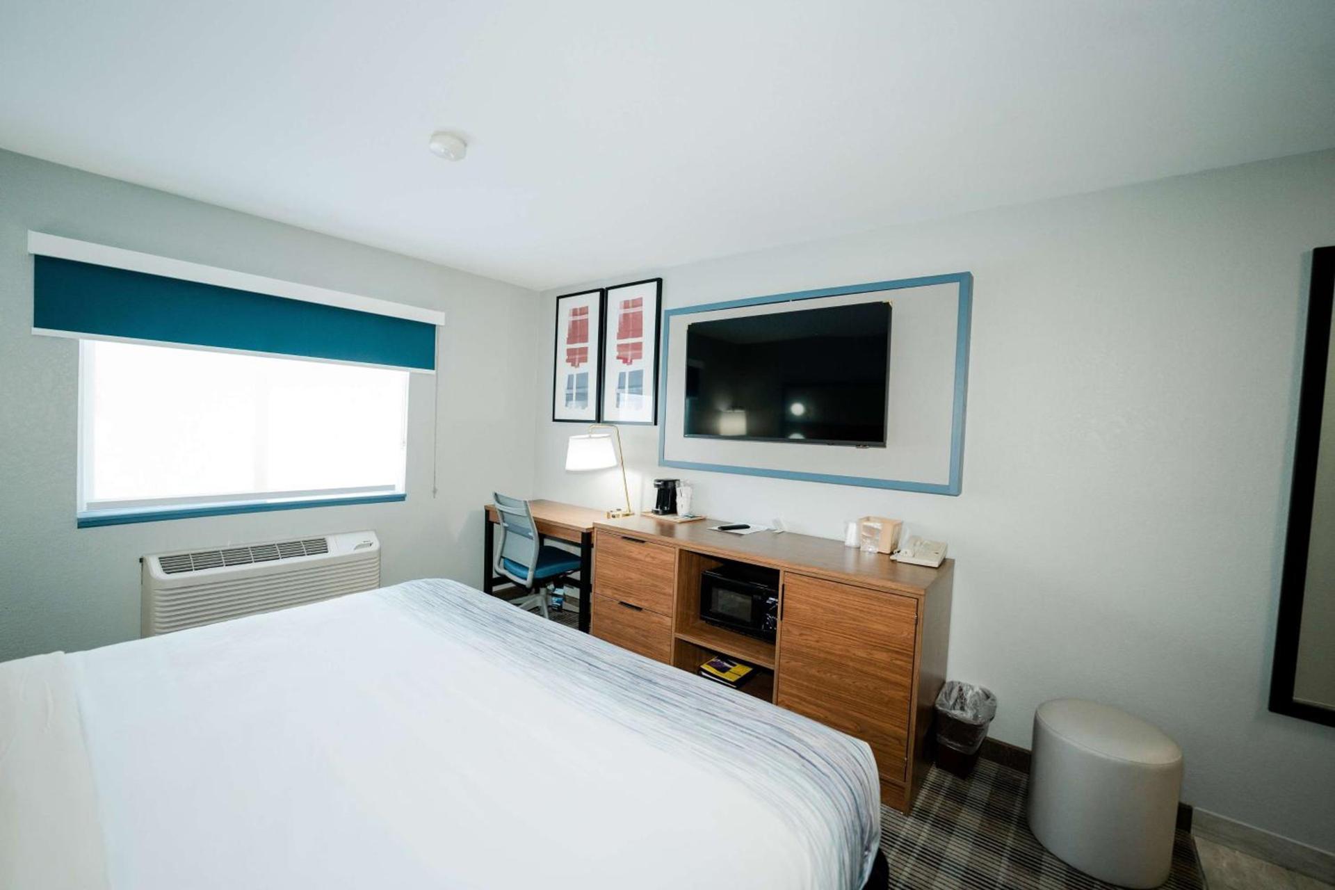AmericInn by Wyndham Tomahawk photo 10