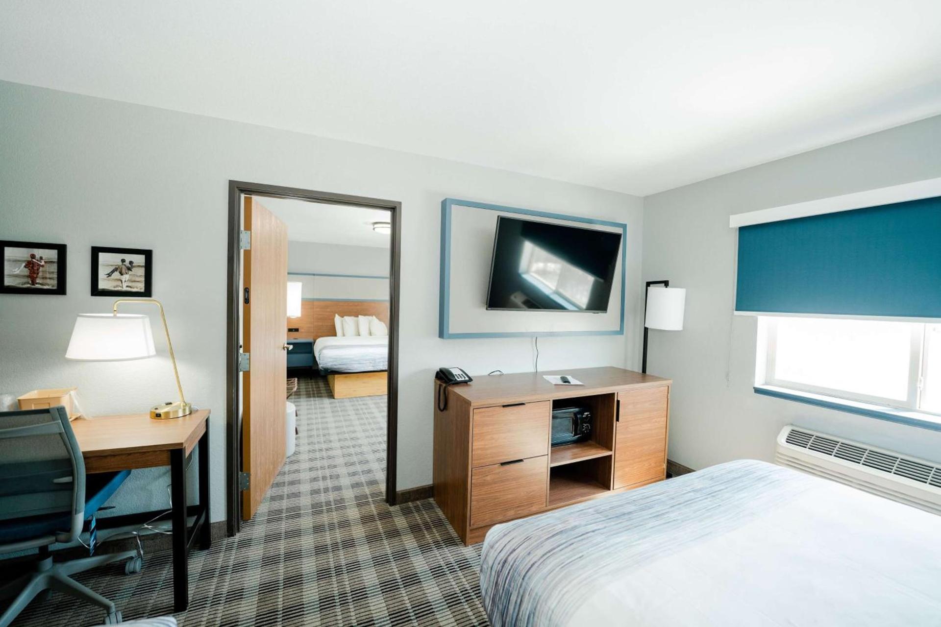 AmericInn by Wyndham Tomahawk photo 2
