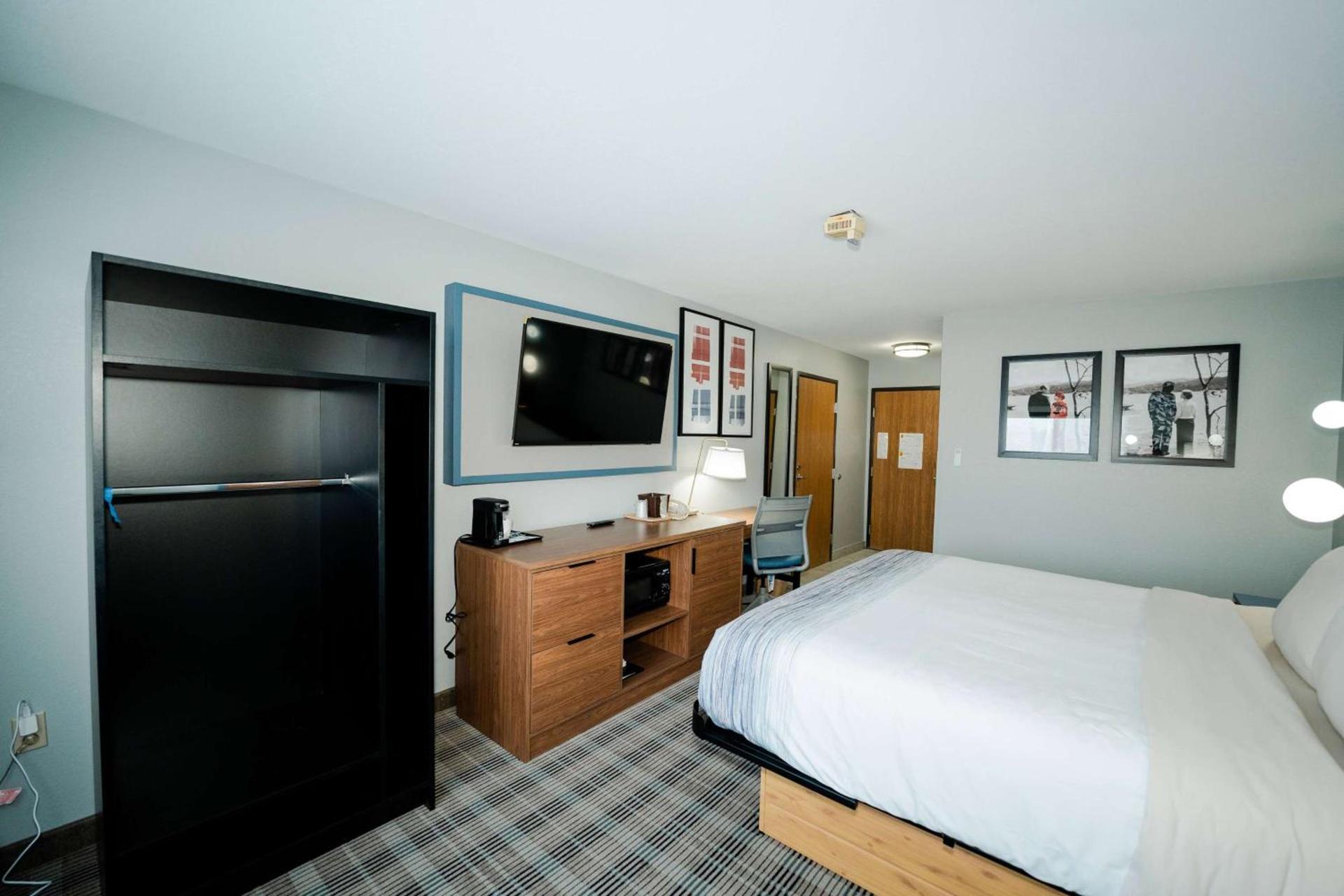 AmericInn by Wyndham Tomahawk photo 19