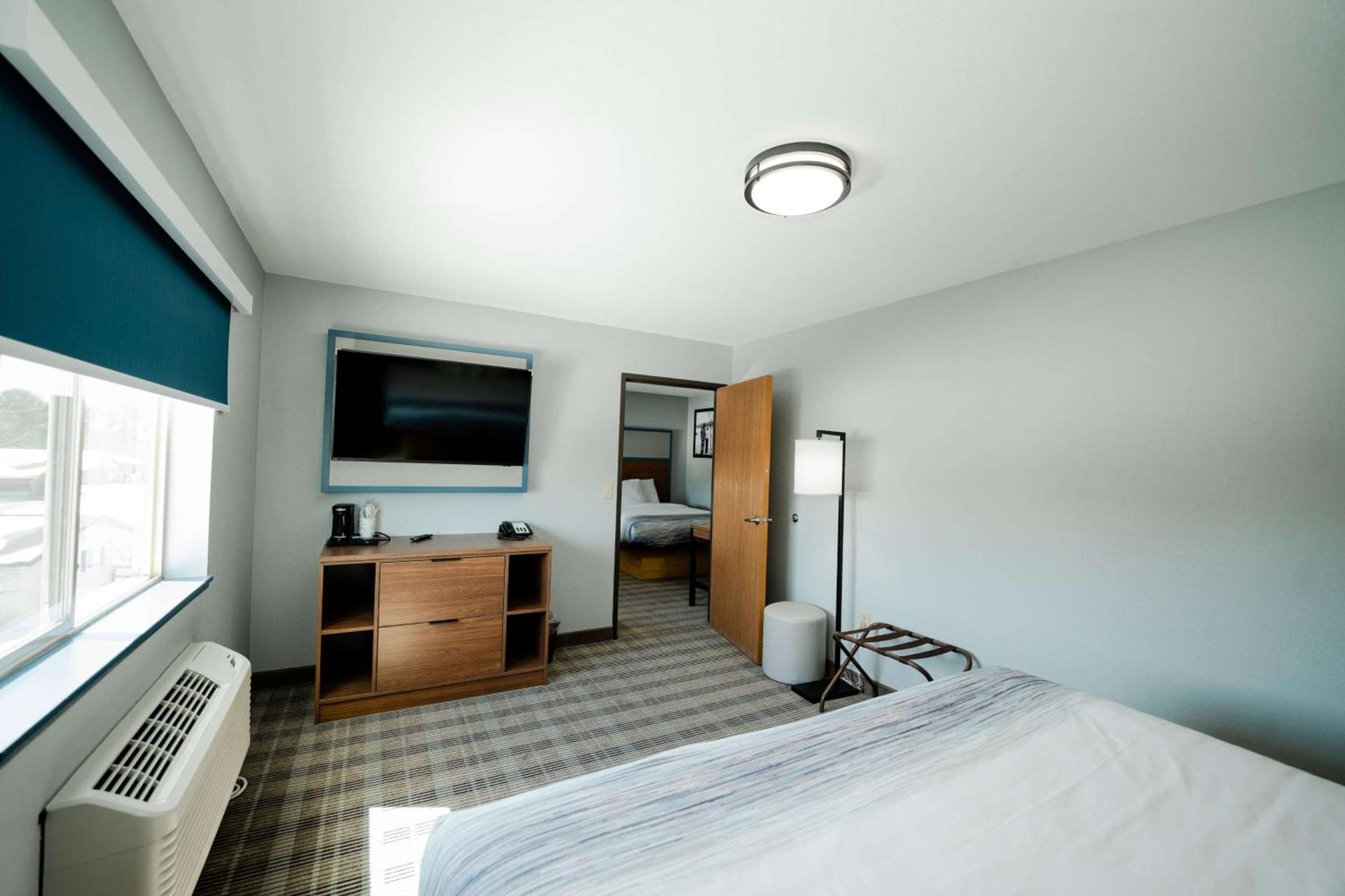 AmericInn by Wyndham Tomahawk photo 20