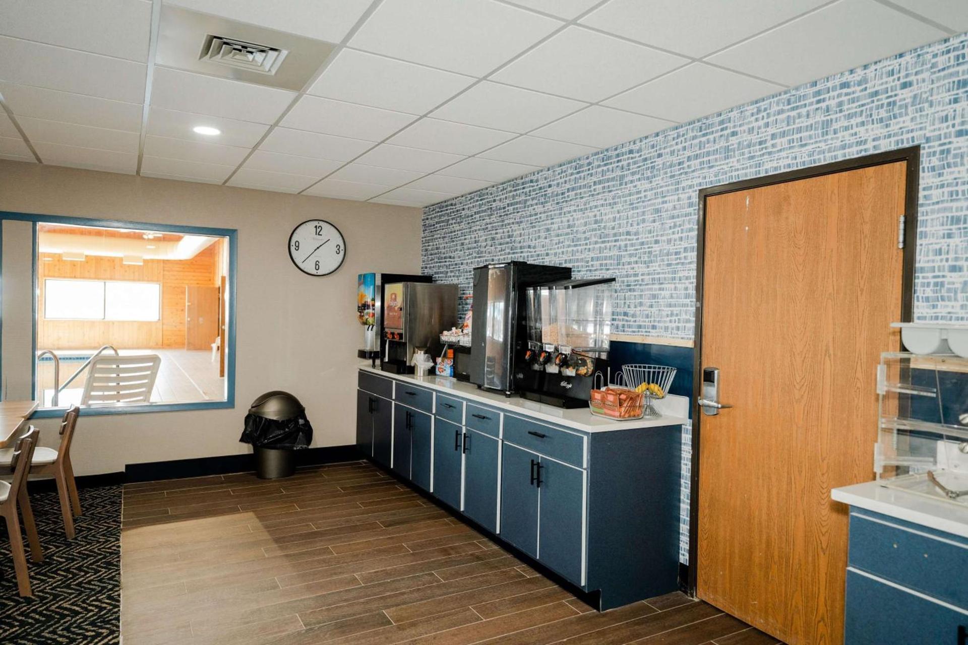 AmericInn by Wyndham Tomahawk photo 33